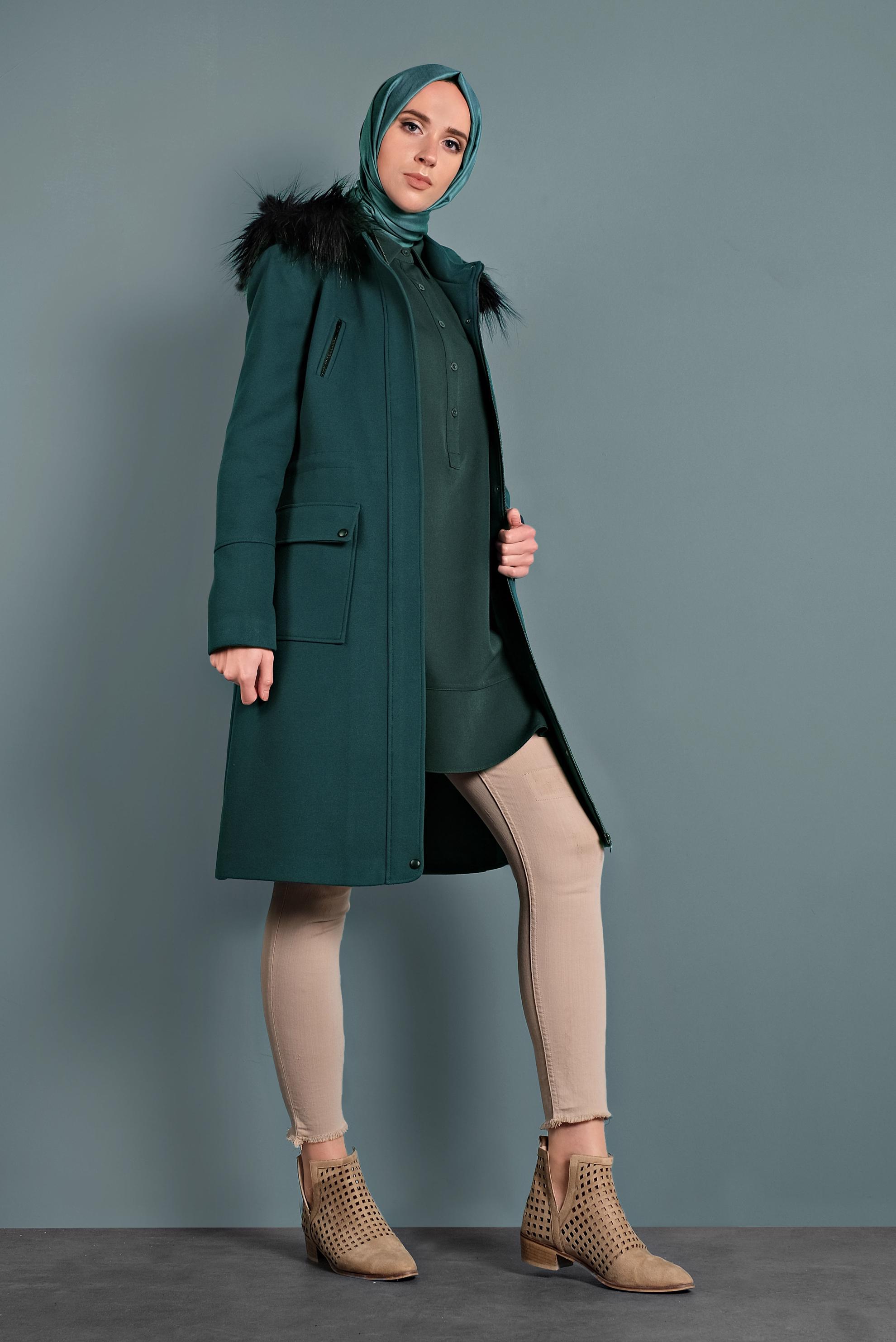 Tesettür giyim MAVİ KAPÜŞONU KÜRKLÜ KABAN 90012