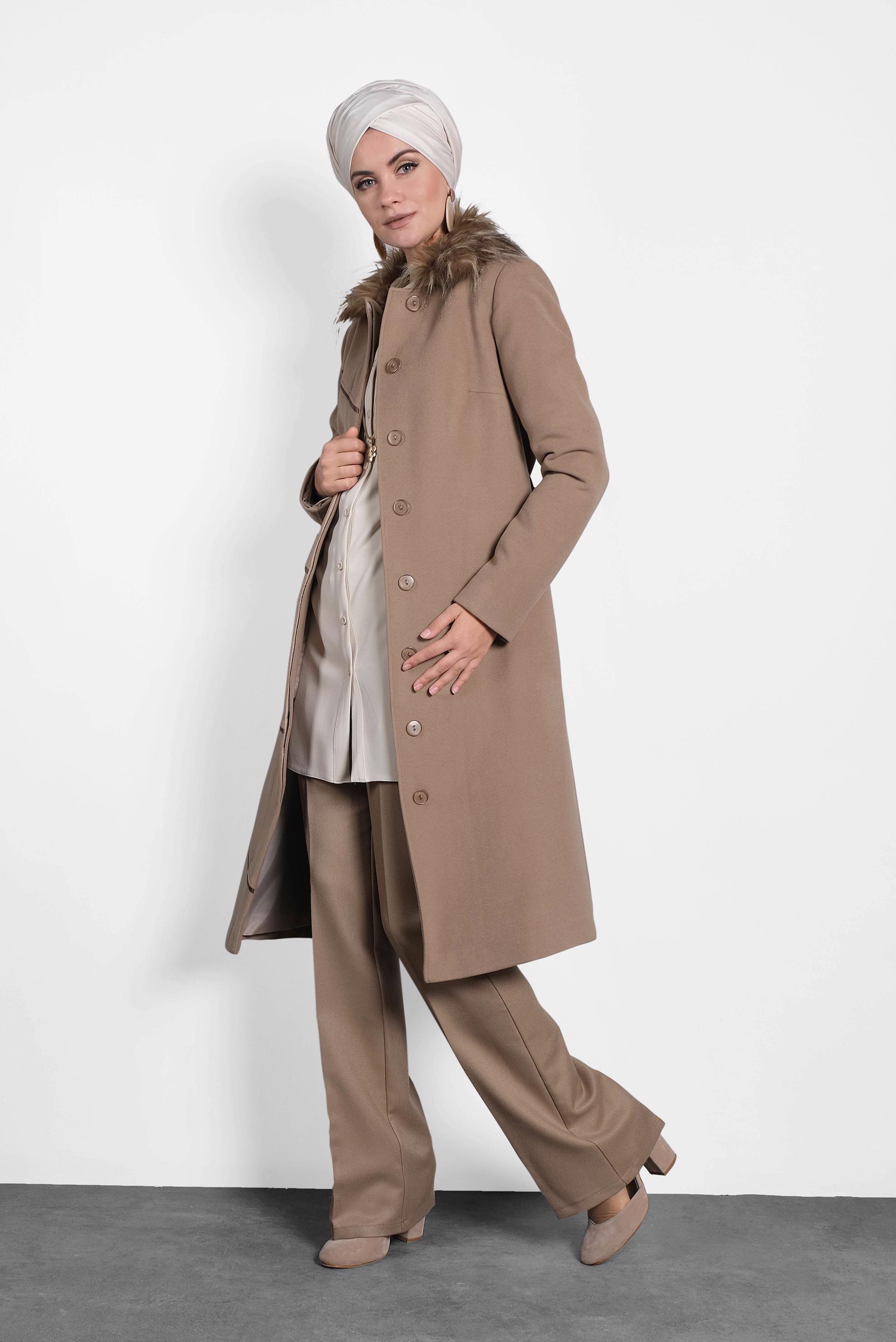 Tesettür giyim KAHVE YAKASI KÜRKLÜ KUŞAKLI KABAN 90016 