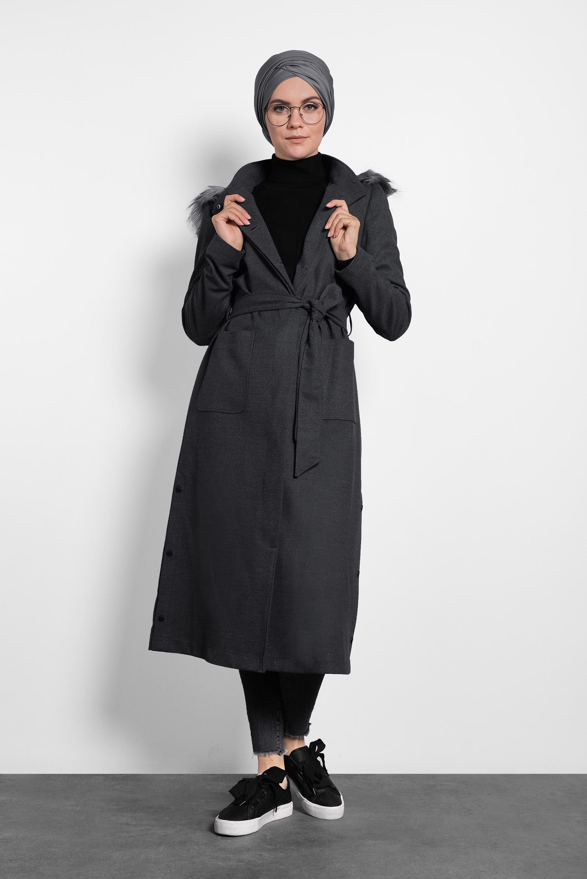 Tesettür giyim GRİ KAPÜŞONLU KUŞAKLI KABAN 90021 