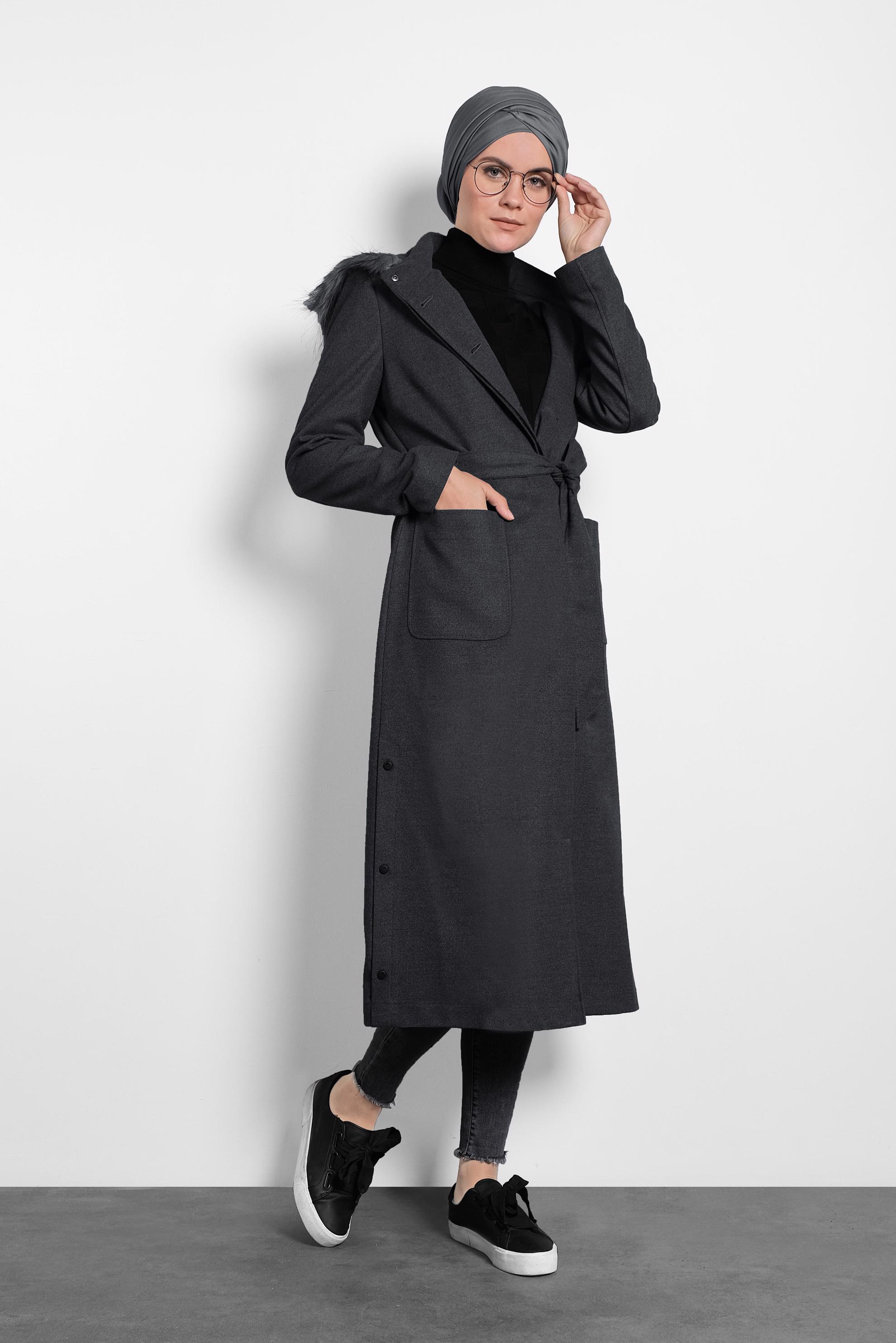 Tesettür giyim GRİ KAPÜŞONLU KUŞAKLI KABAN 90021 