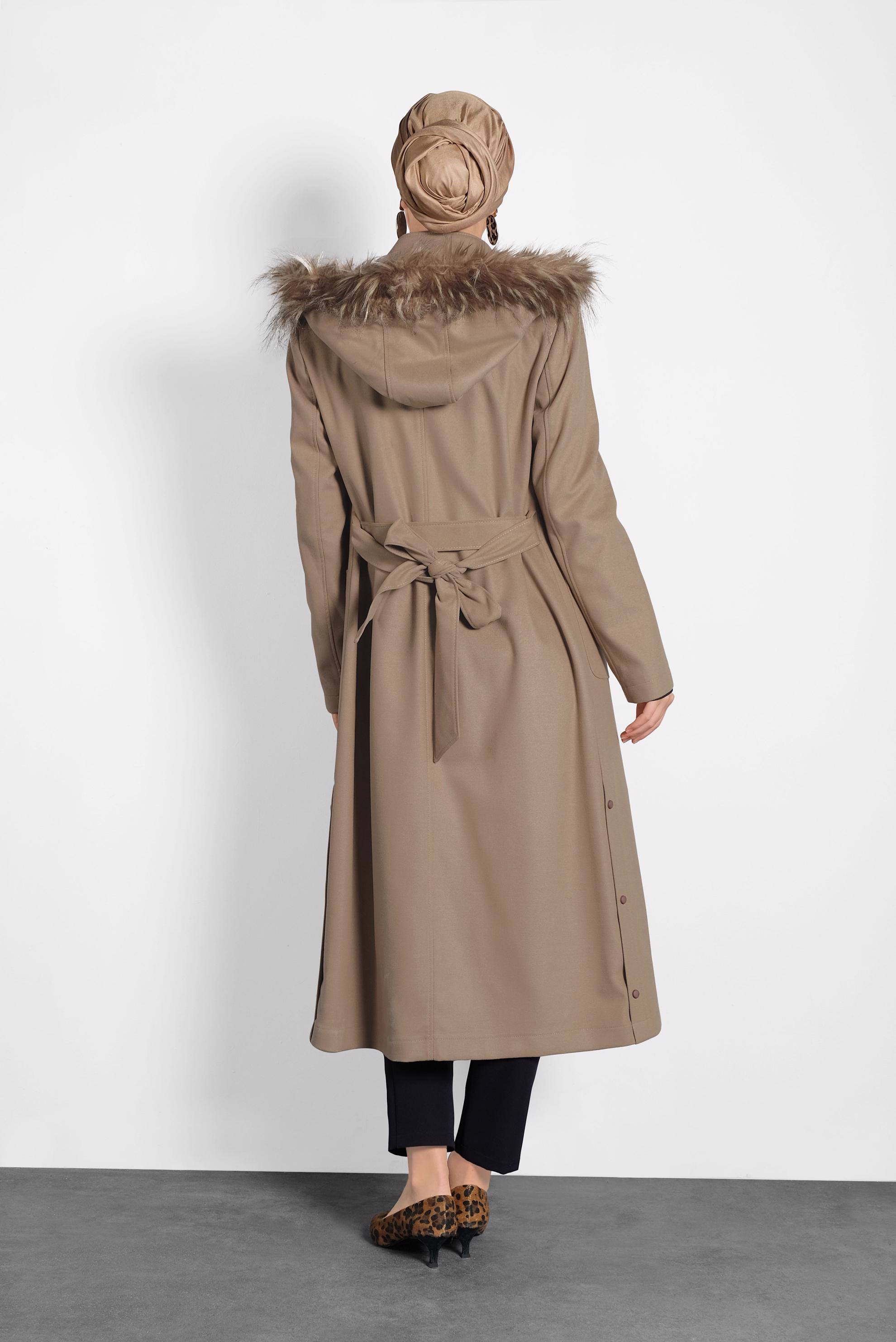 Tesettür giyim BEJ KAPÜŞONLU KUŞAKLI KABAN 90021 