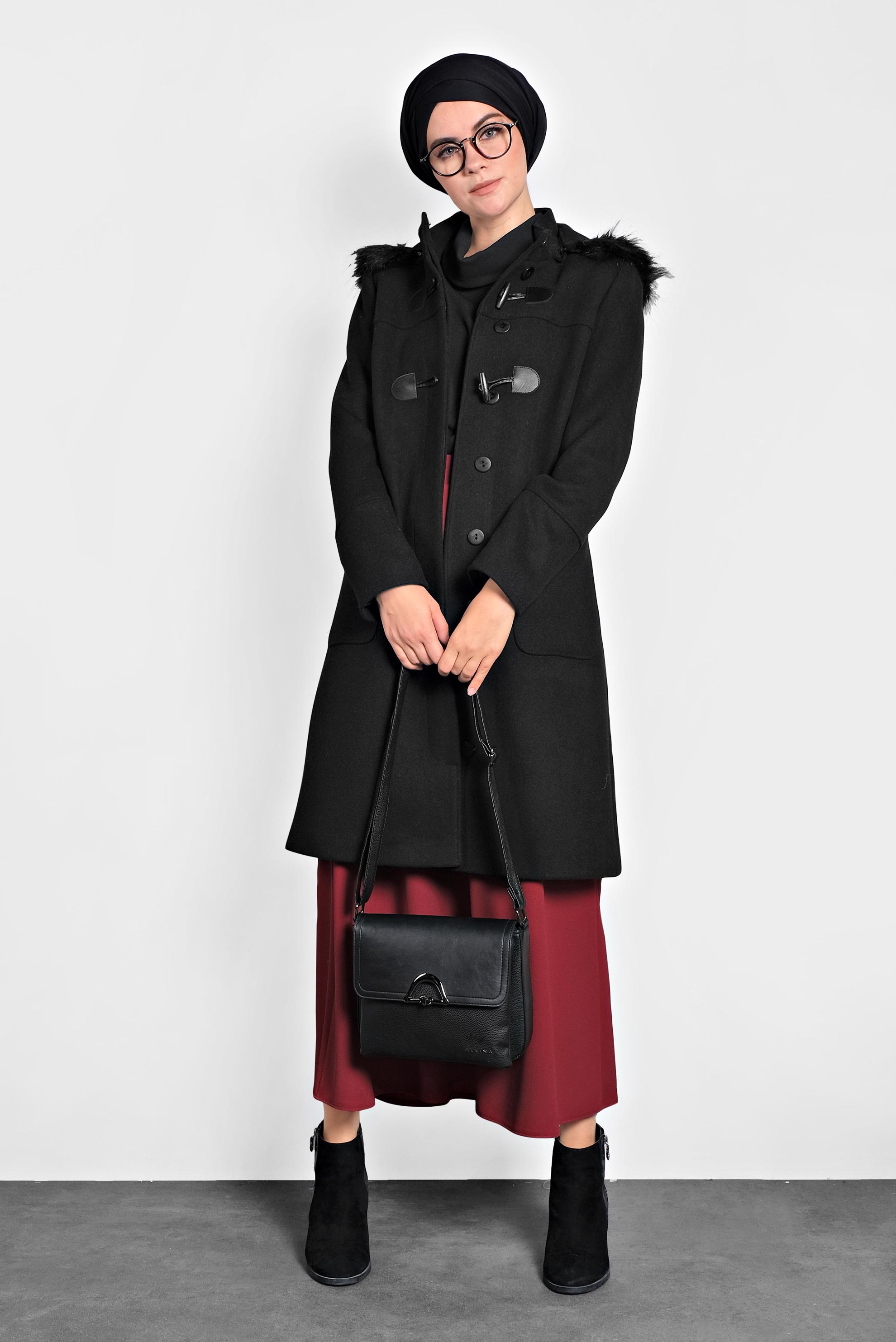 Tesettür giyim SİYAH KAPÜŞONU KÜRKLÜ KABAN 90022 