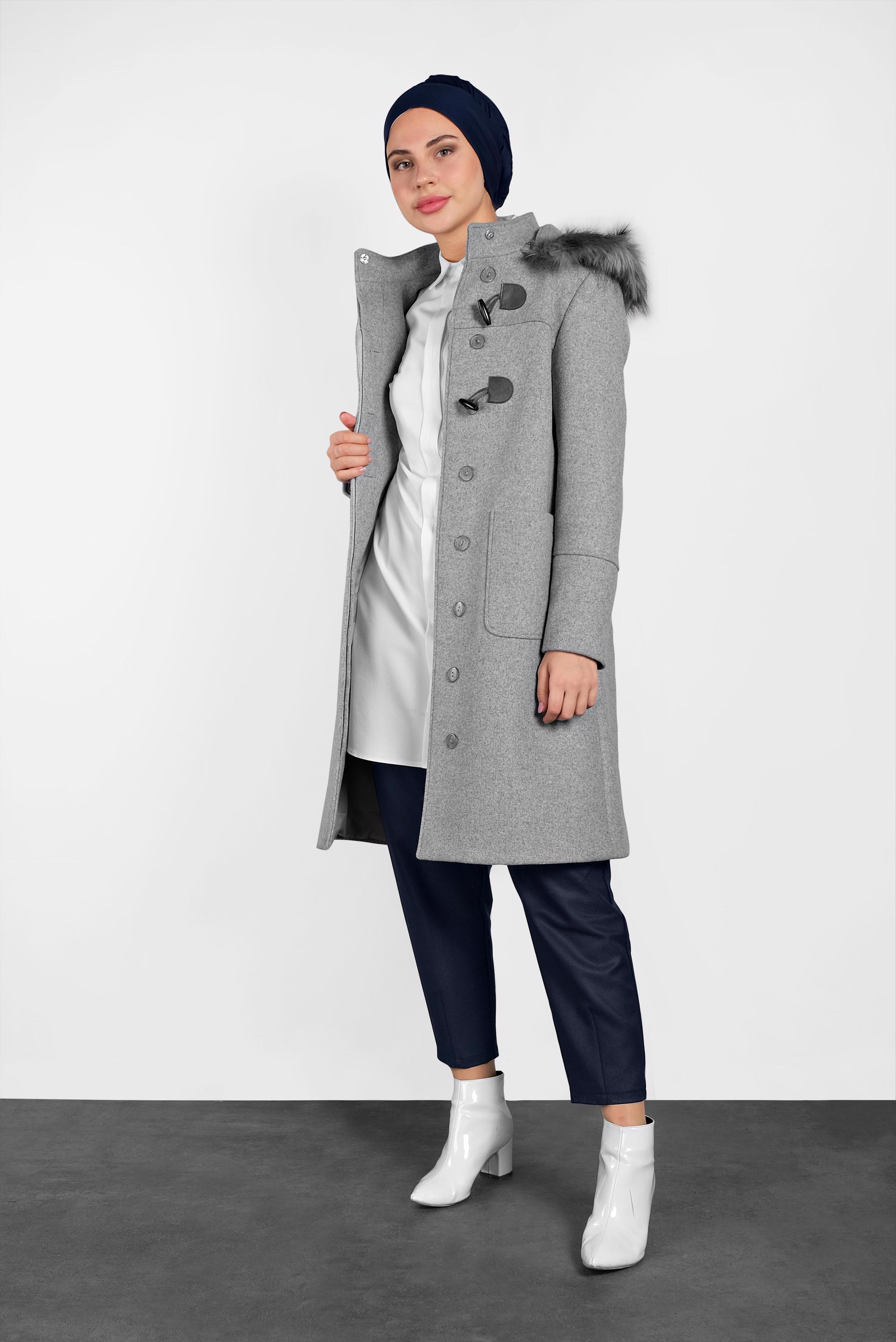 Tesettür giyim GRİ KAPÜŞONU KÜRKLÜ KABAN 90022 