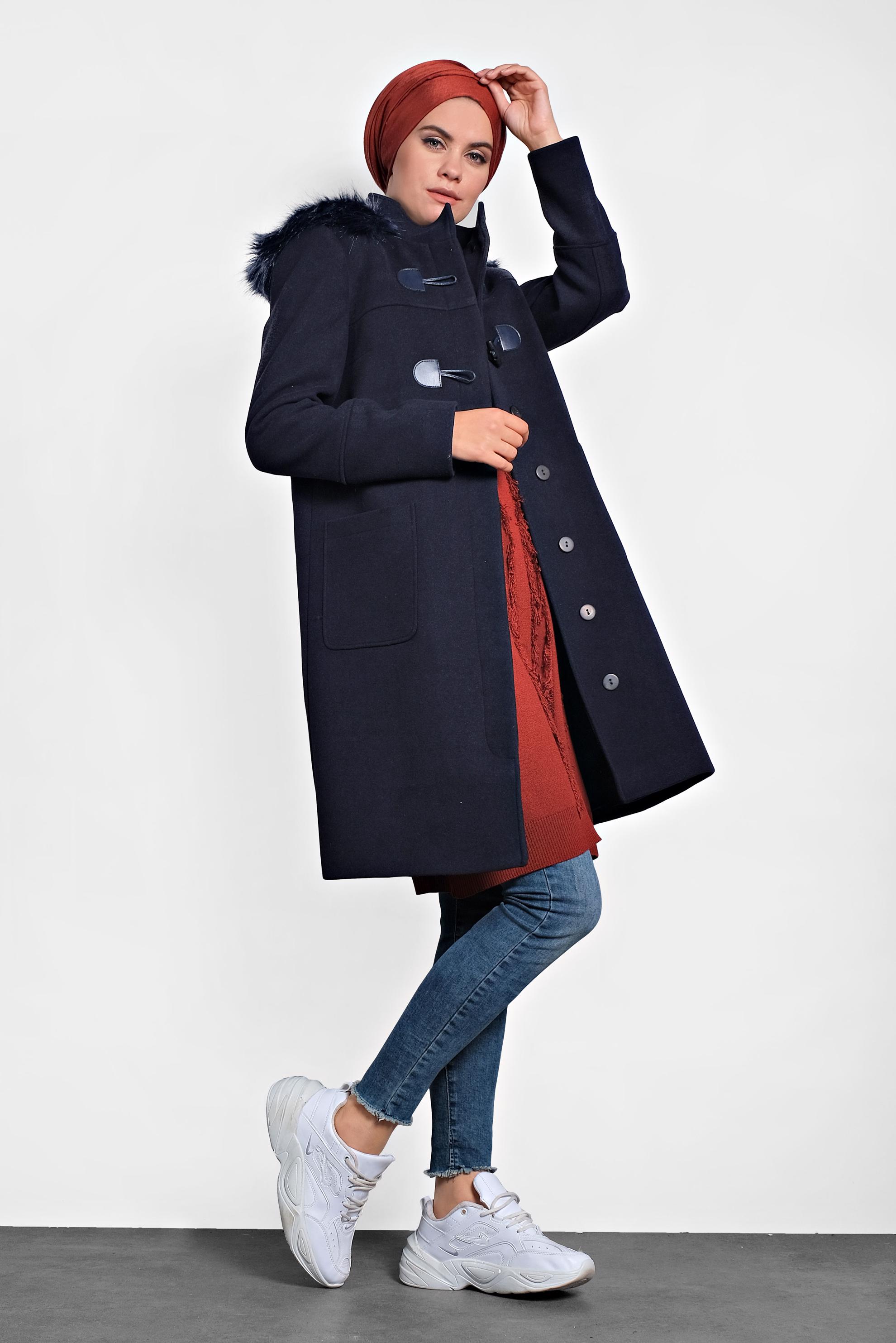 Tesettür giyim LACİVERT KAPÜŞONU KÜRKLÜ KABAN 90022 