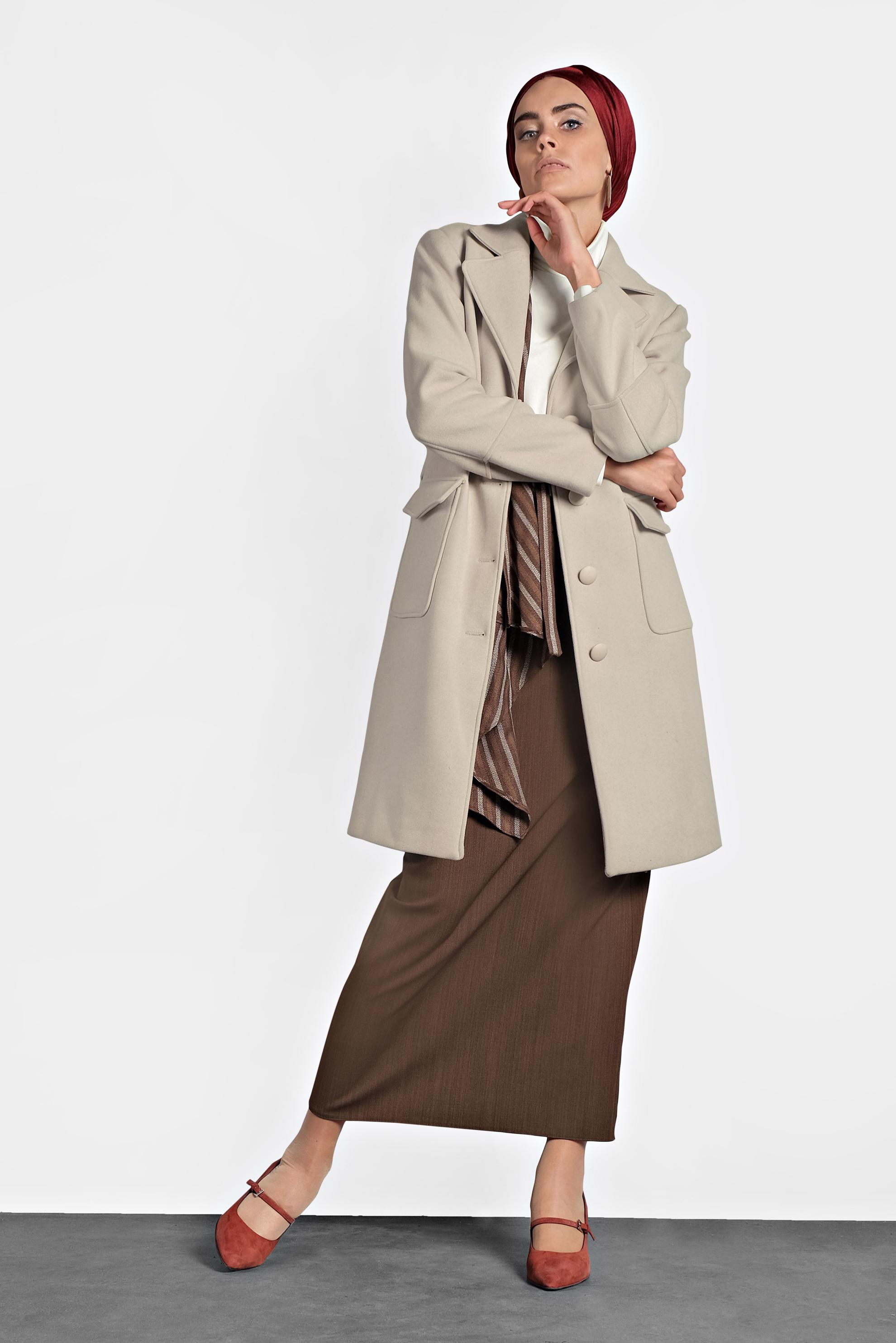 Tesettür giyim BEJ KLASİK KABAN 90024 