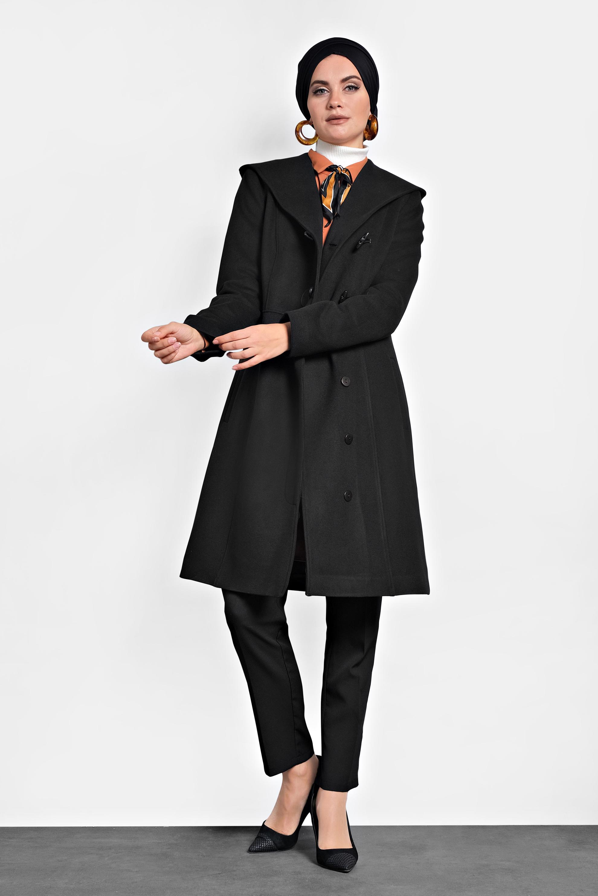 Tesettür giyim SİYAH DÜĞMELİ KAPÜŞONLU KABAN 90025 