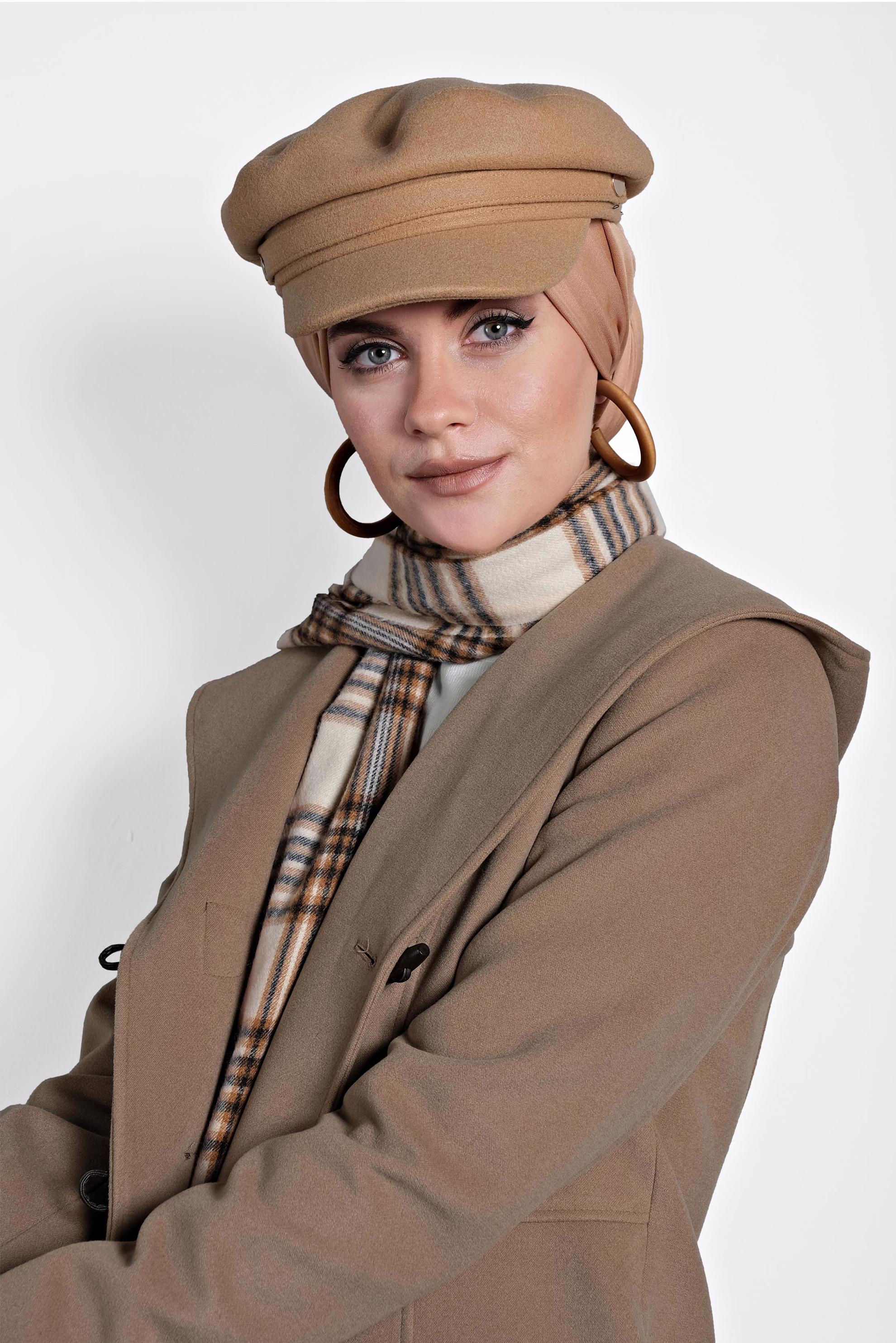 Tesettür giyim KAHVE DÜĞMELİ KAPÜŞONLU KABAN 90025 