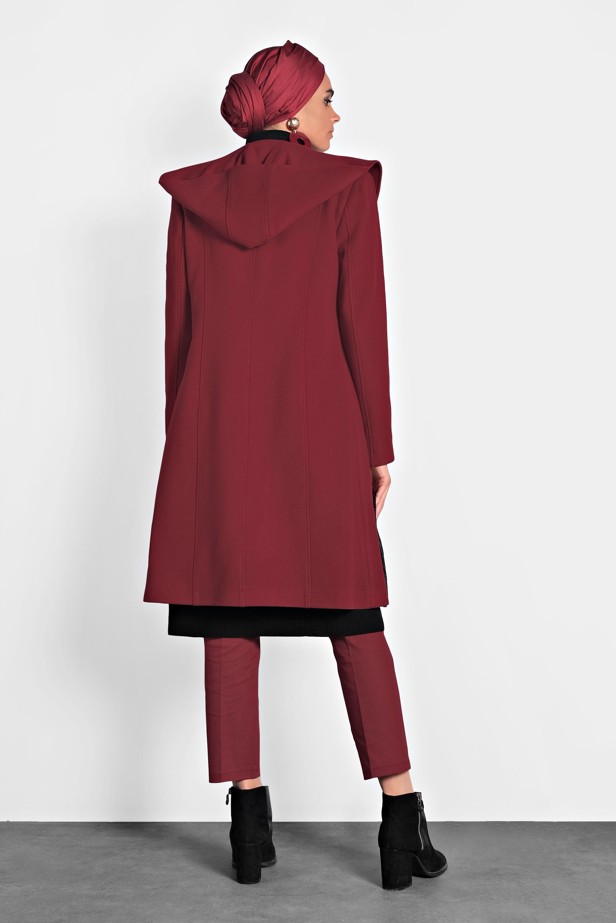 Tesettür giyim BORDO DÜĞMELİ KAPÜŞONLU KABAN 90025 