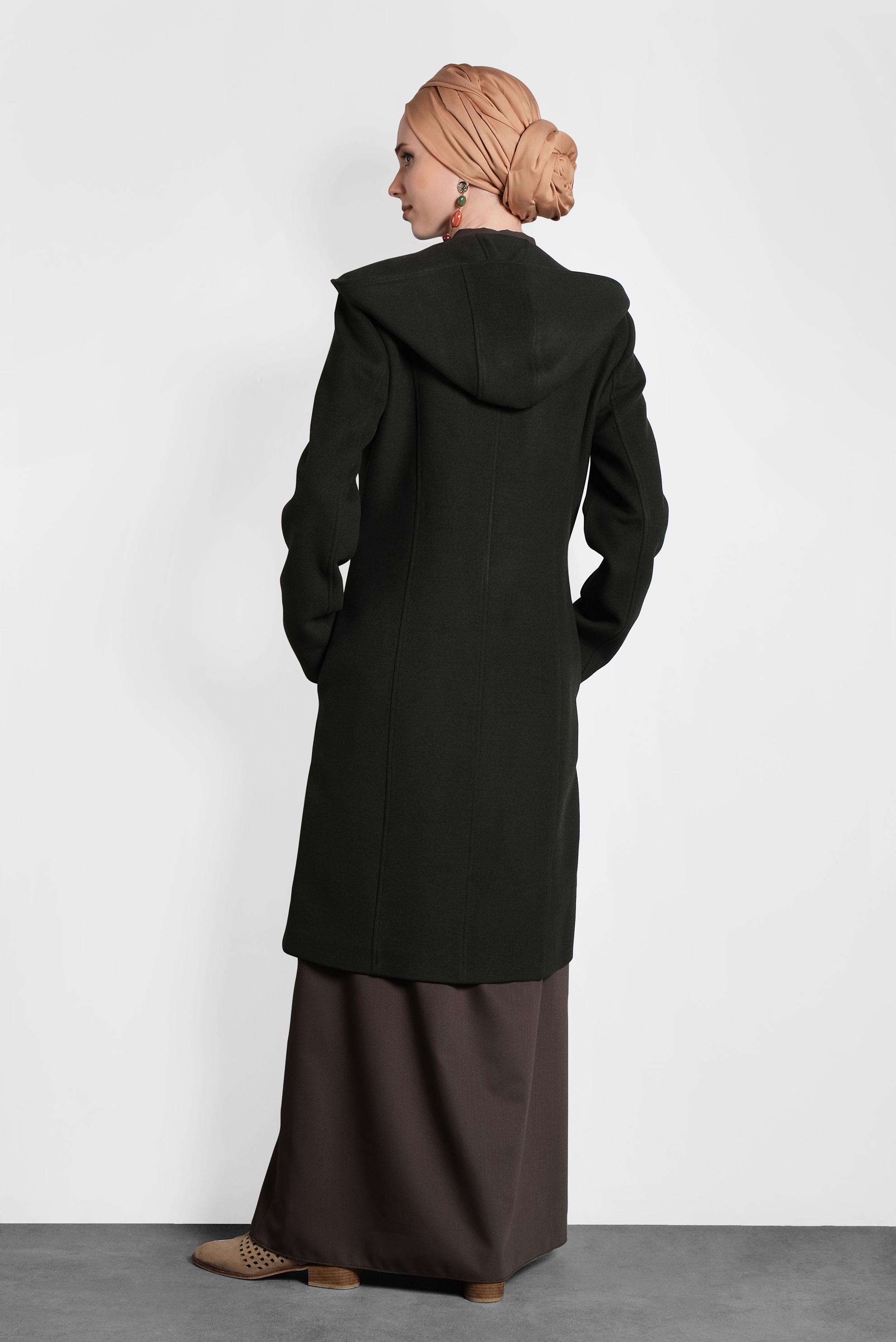 Tesettür giyim HAKİ DÜĞMELİ KAPÜŞONLU KABAN 90025 