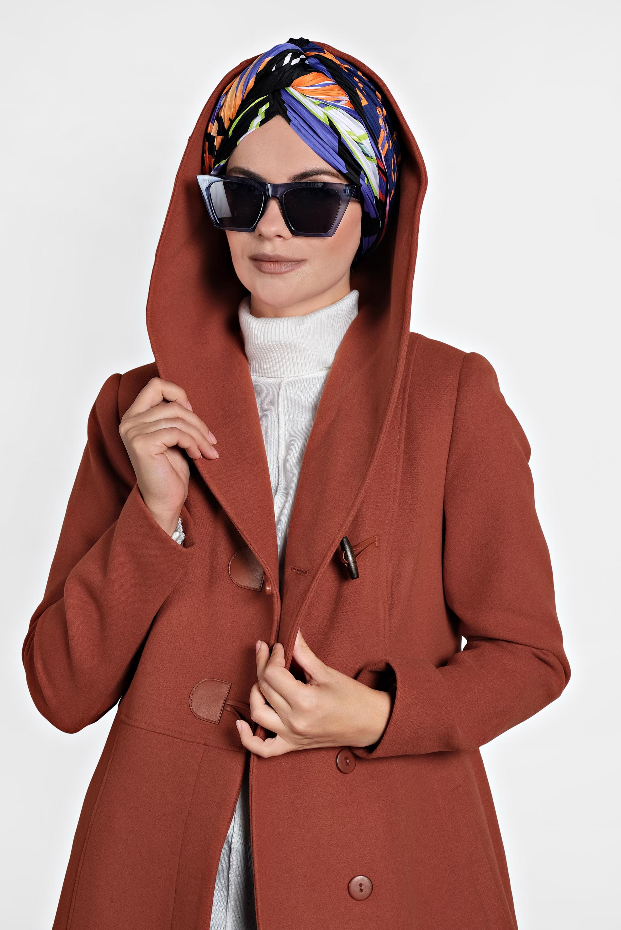 Tesettür giyim TURUNCU DÜĞMELİ KAPÜŞONLU KABAN 90025 