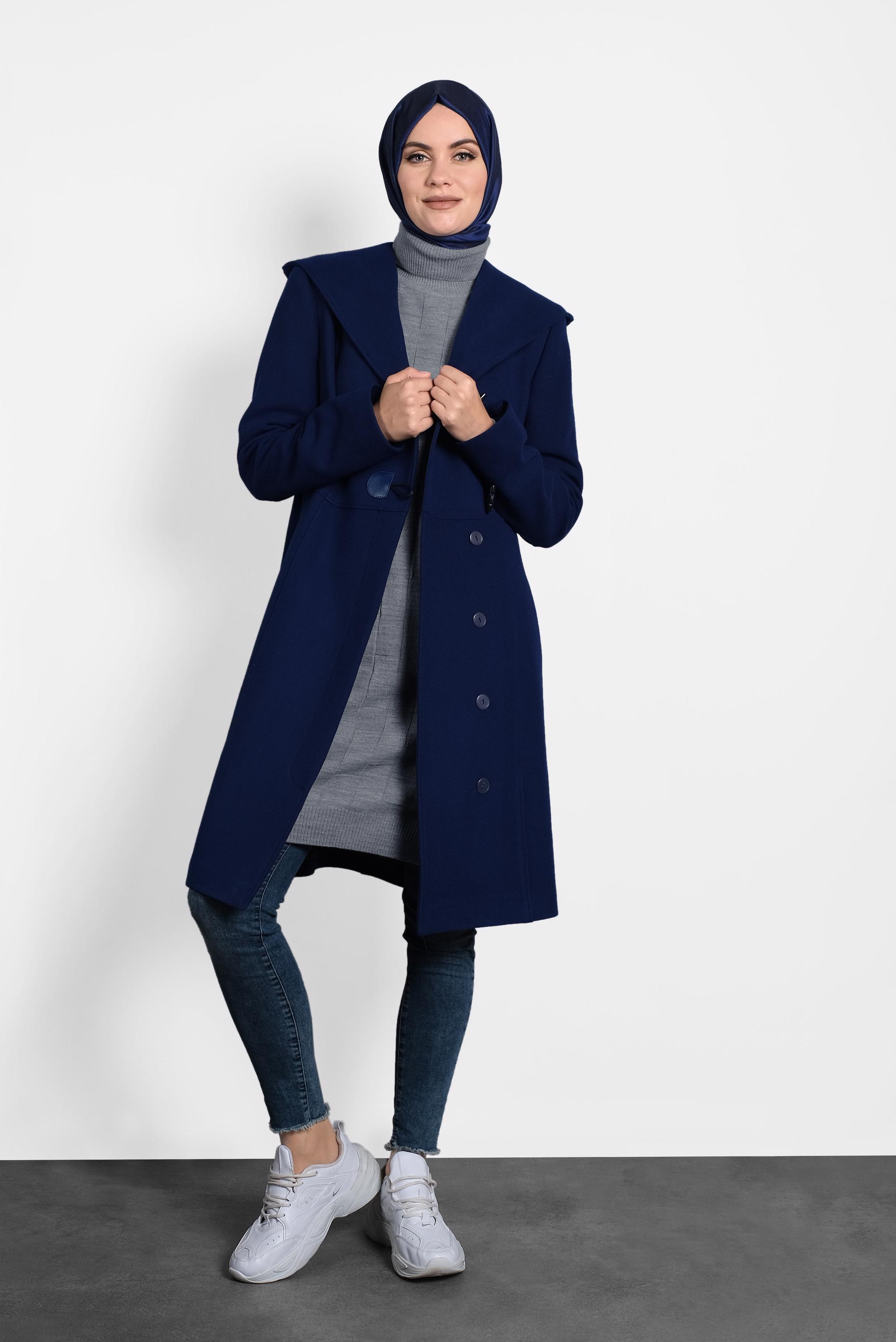 Tesettür giyim MAVİ DÜĞMELİ KAPÜŞONLU KABAN 90025 