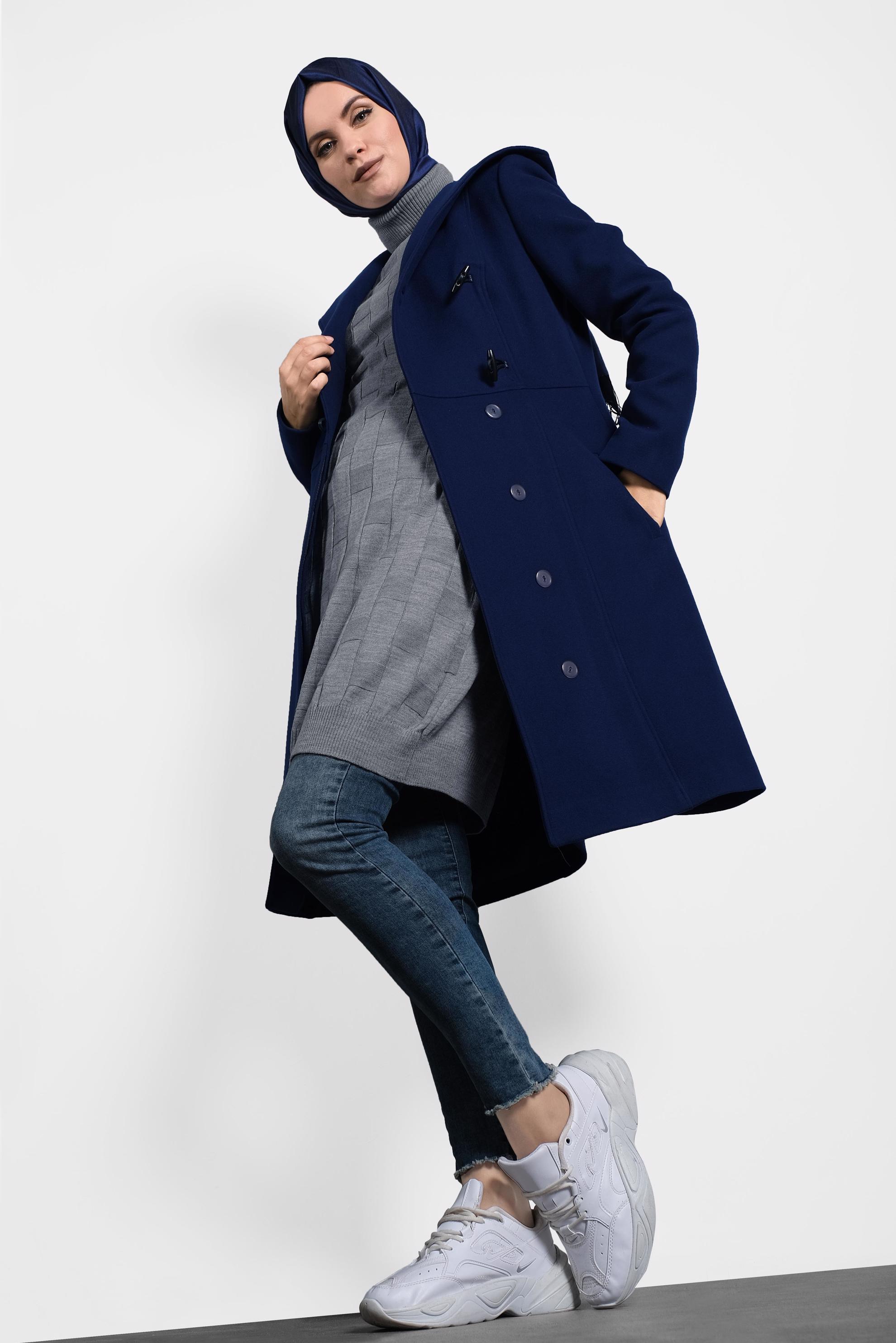 Tesettür giyim MAVİ DÜĞMELİ KAPÜŞONLU KABAN 90025 