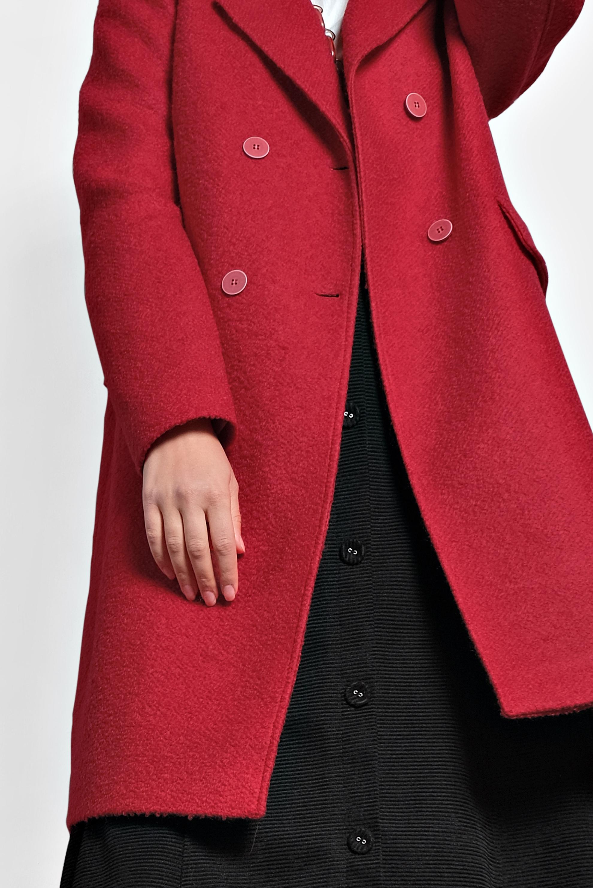 Tesettür giyim KIRMIZI DÜĞMELİ KLASİK KABAN 90026 