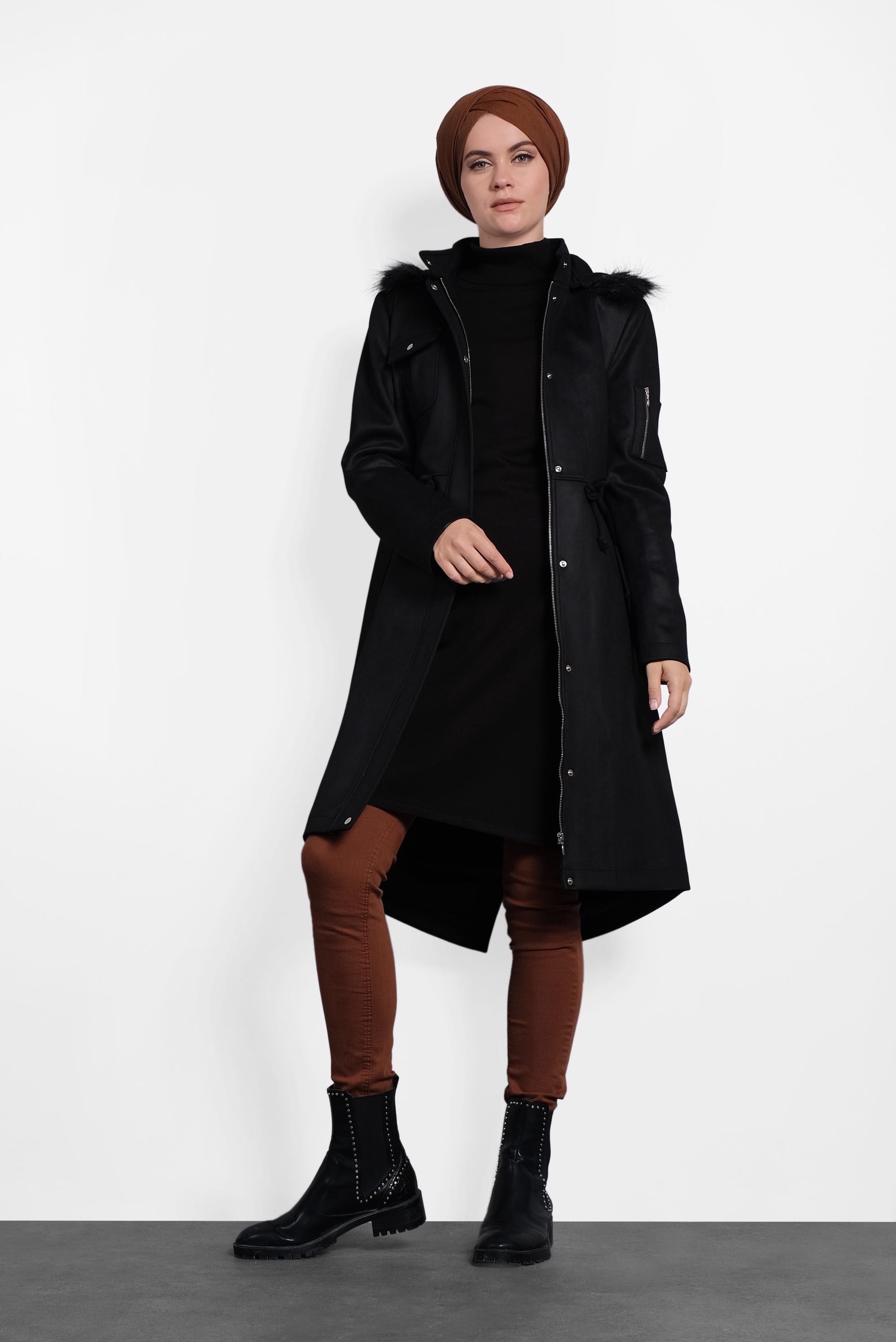 Tesettür giyim SİYAH KÜRKLÜ KAPÜŞONLU BELİ BAĞCIKLI KABAN 90028 