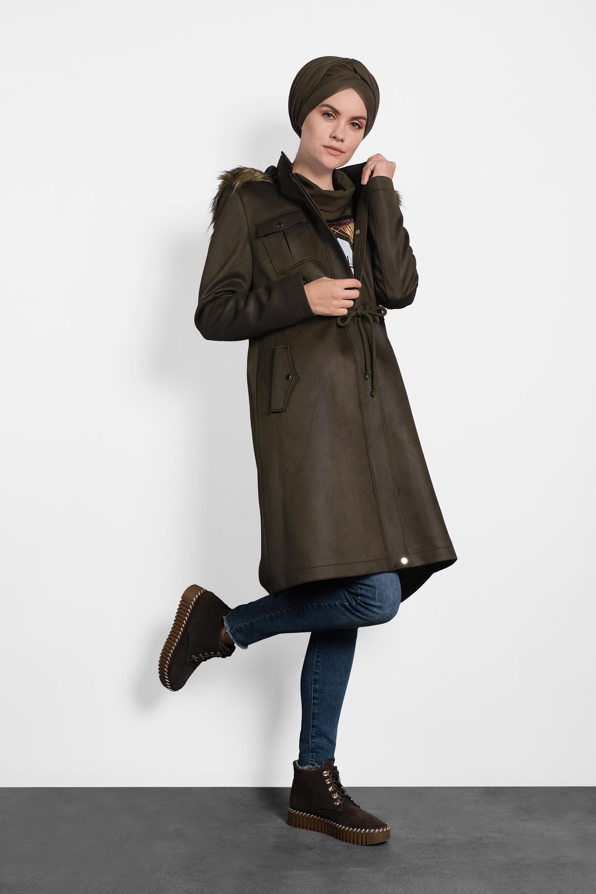 Tesettür giyim HAKİ KÜRKLÜ KAPÜŞONLU BELİ BAĞCIKLI KABAN 90028 