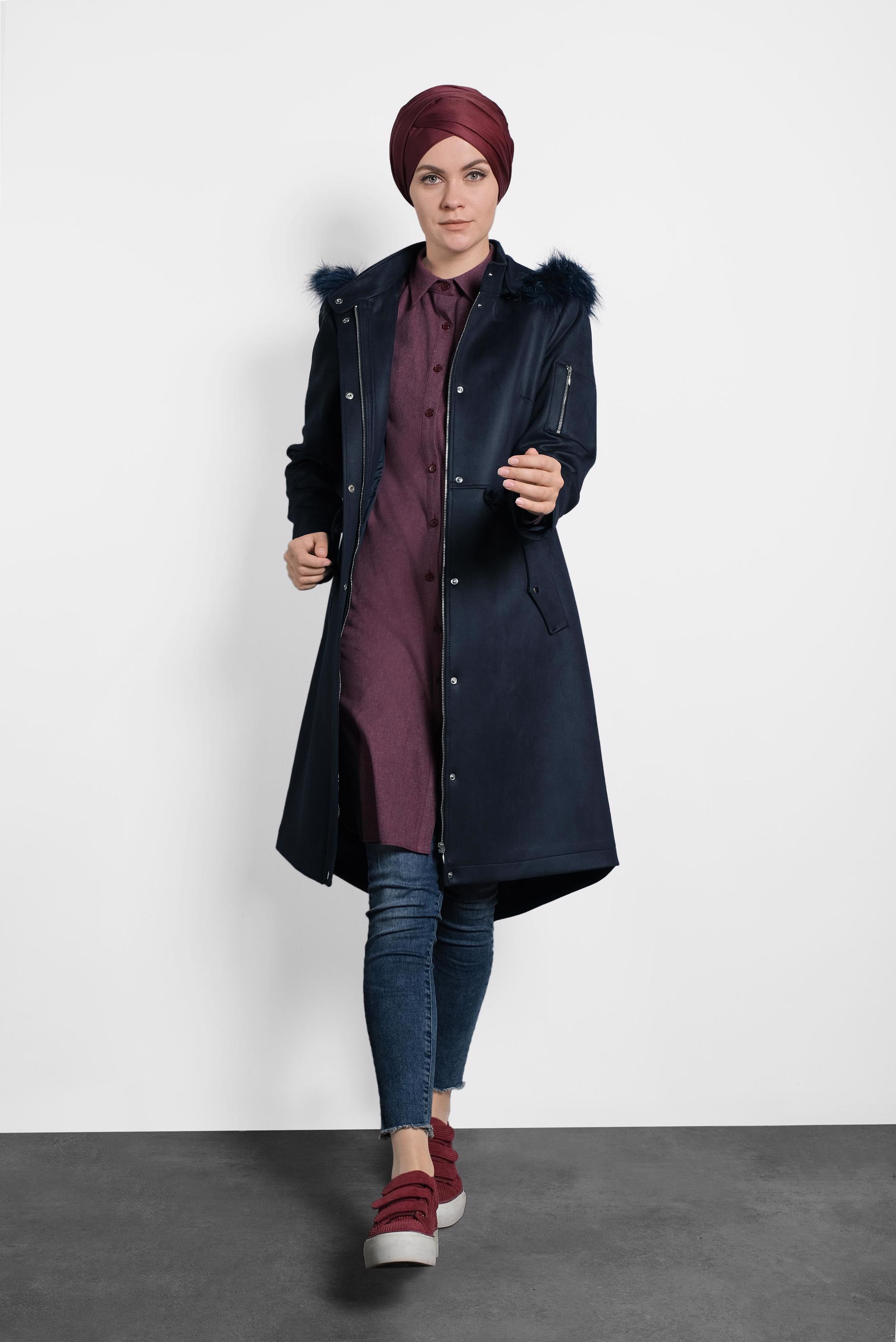 Tesettür giyim LACİVERT KÜRKLÜ KAPÜŞONLU BELİ BAĞCIKLI KABAN 90028 