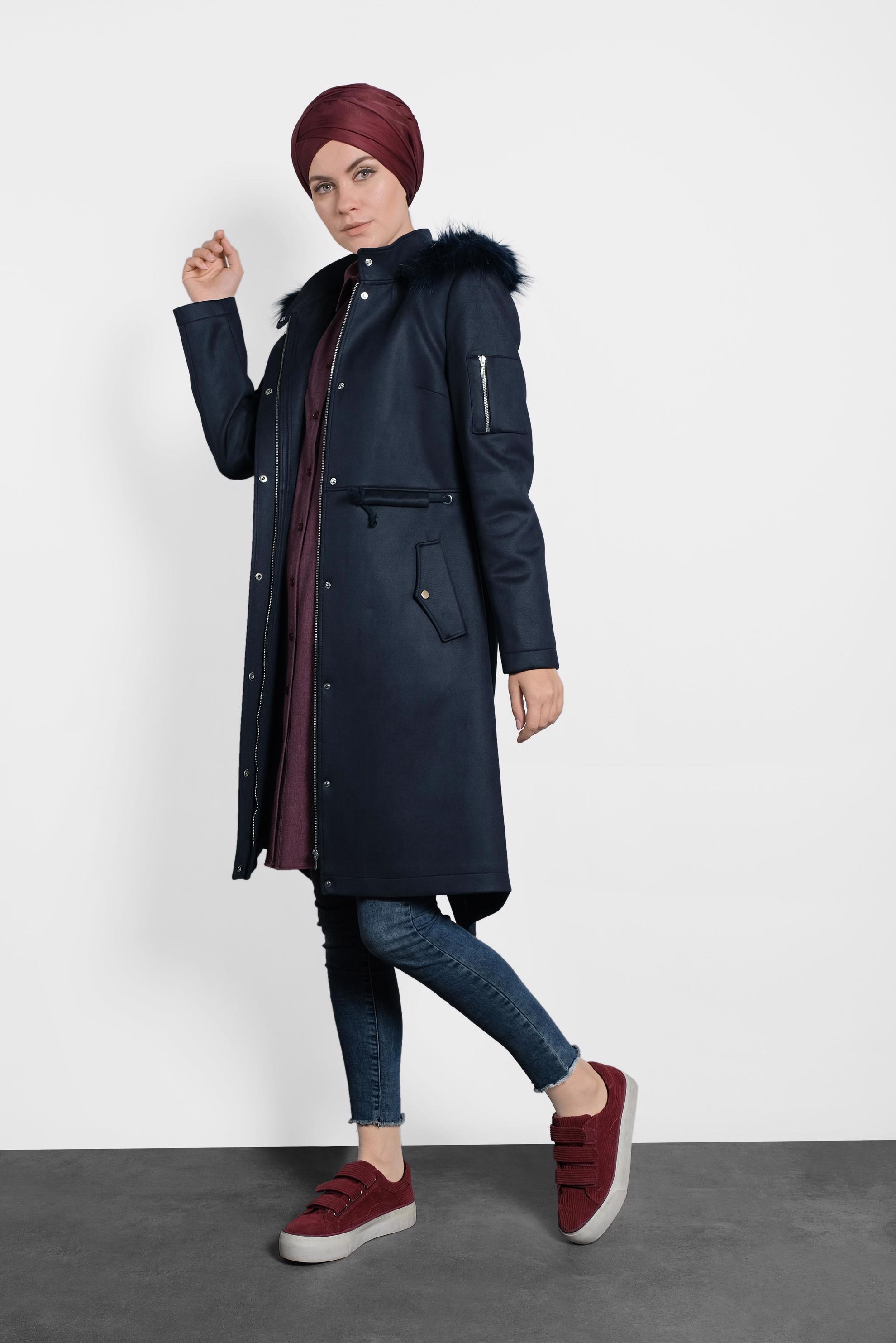 Tesettür giyim LACİVERT KÜRKLÜ KAPÜŞONLU BELİ BAĞCIKLI KABAN 90028 