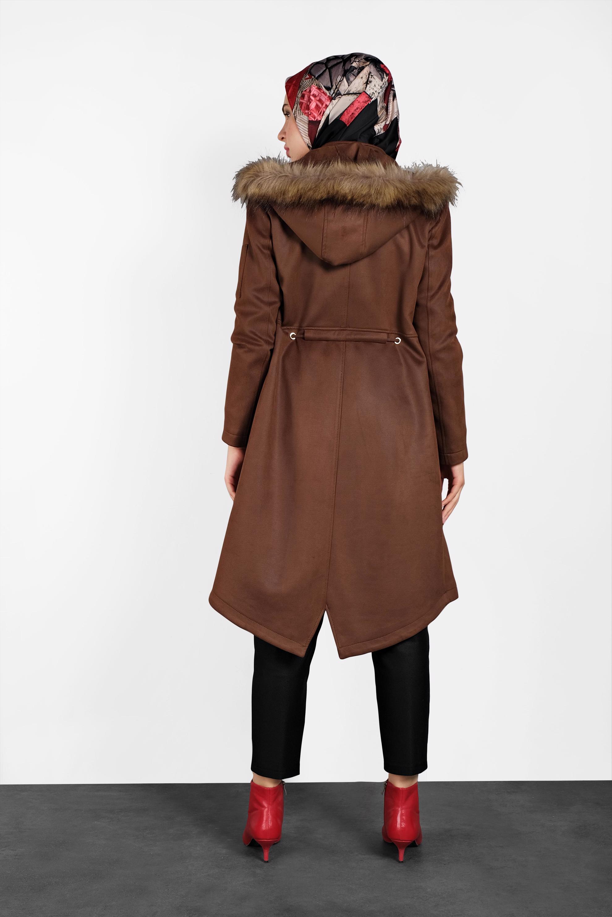 Tesettür giyim TABA KÜRKLÜ KAPÜŞONLU BELİ BAĞCIKLI KABAN 90028 