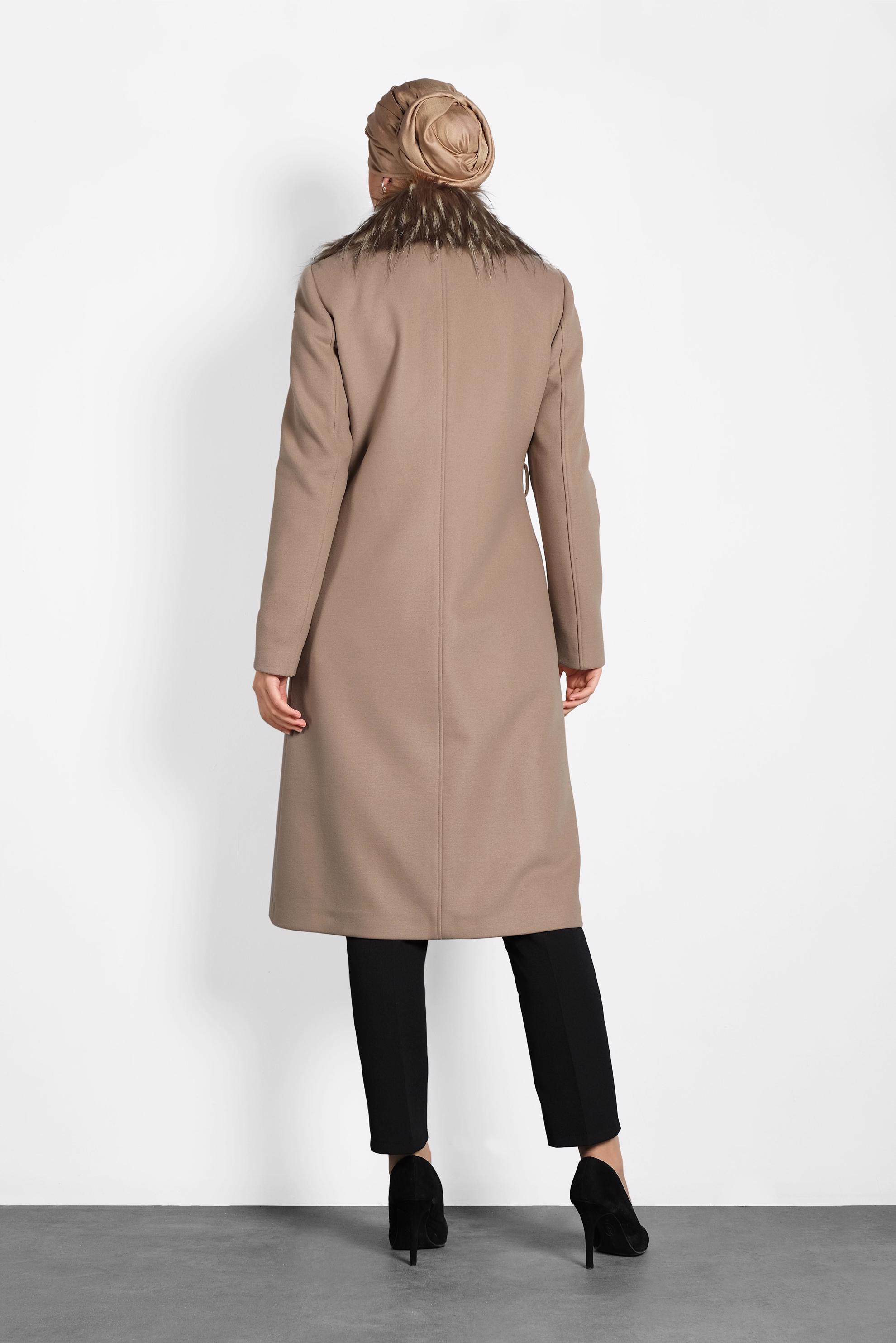 Tesettür giyim KAHVE YAKASI KÜRKLÜ DÜĞMELİ KABAN 90032 