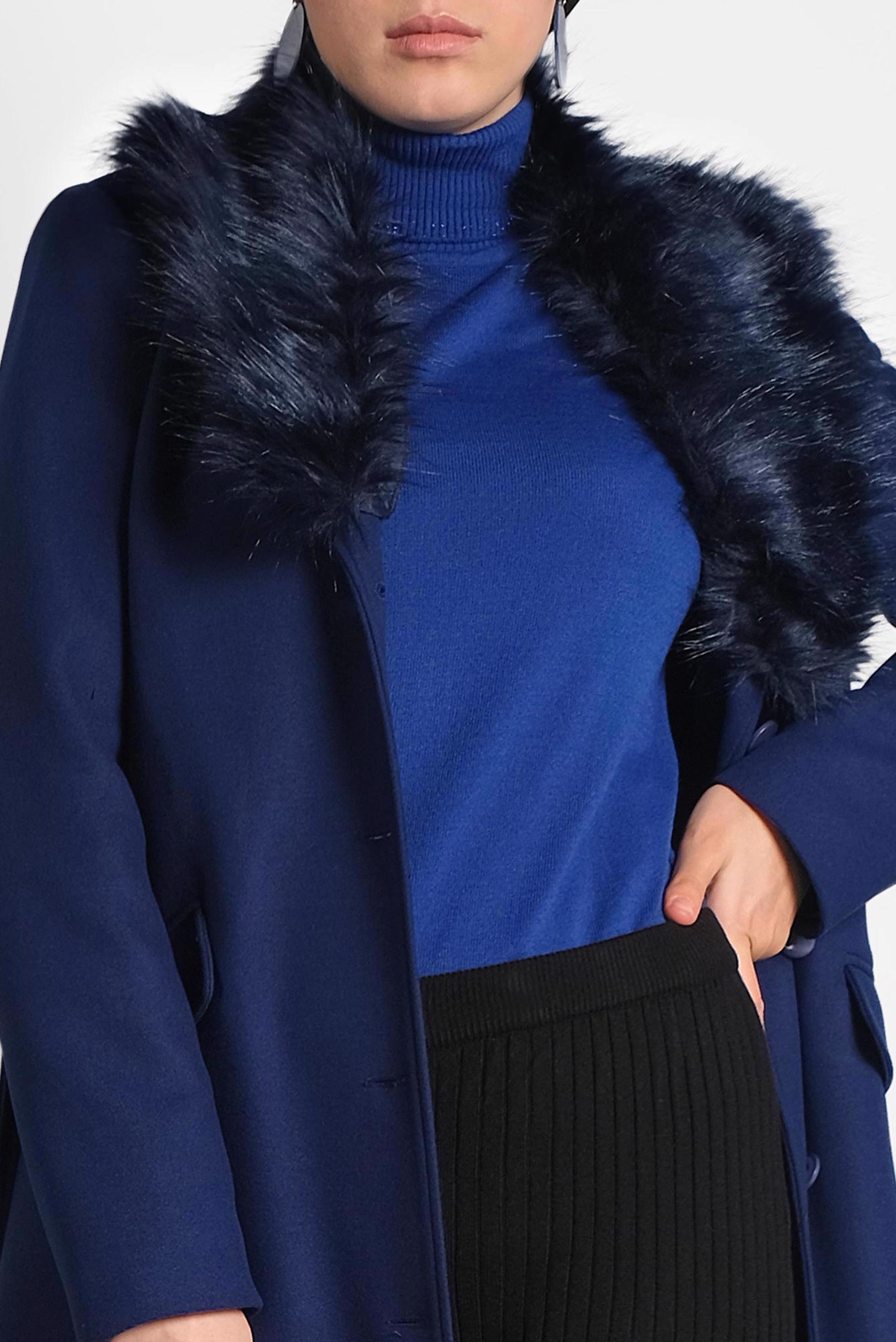 Tesettür giyim LACİVERT YAKASI KÜRKLÜ DÜĞMELİ KABAN 90032 