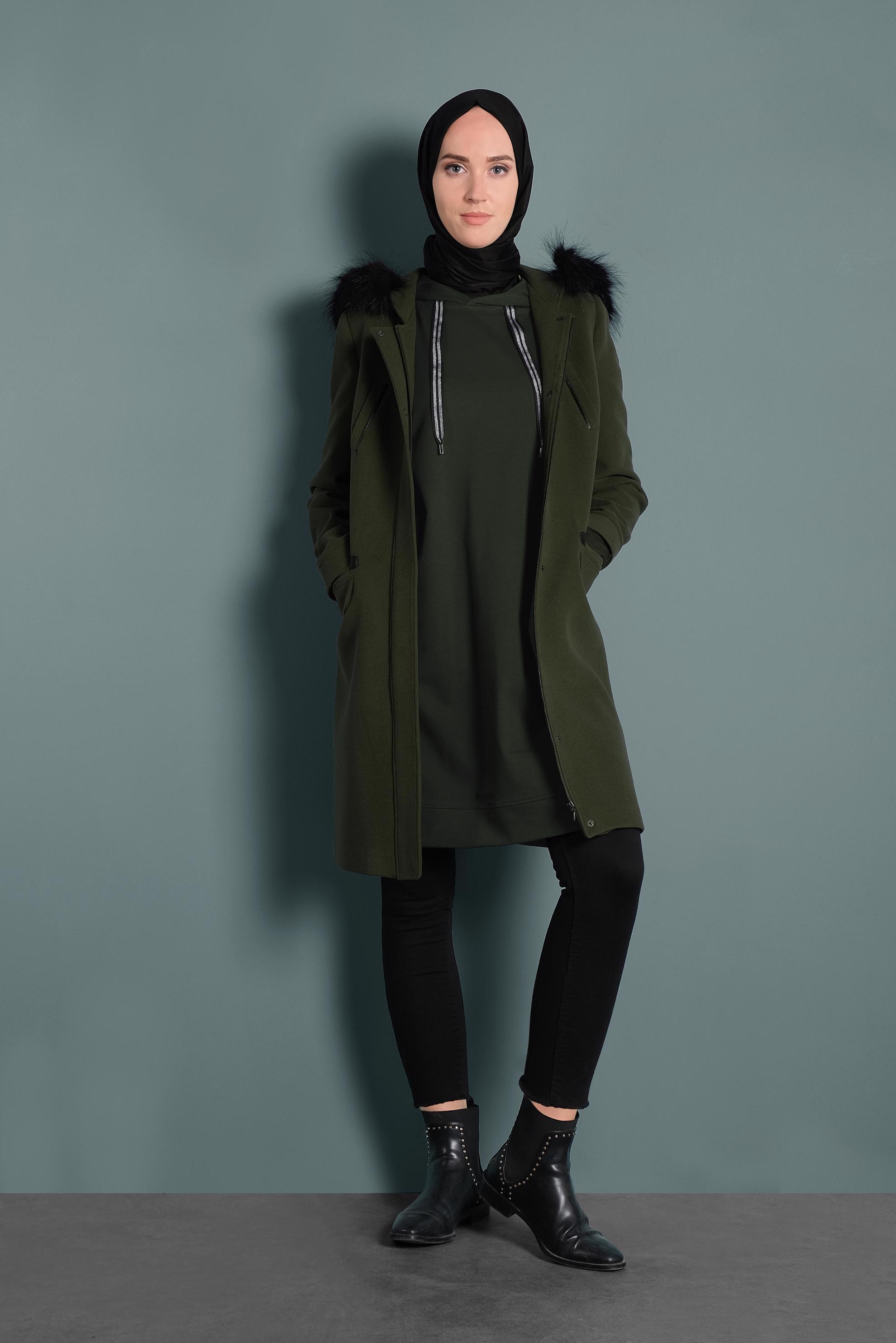 Tesettür giyim HAKİ KAPÜŞONU KÜRKLÜ CEPLİ KABAN 90033