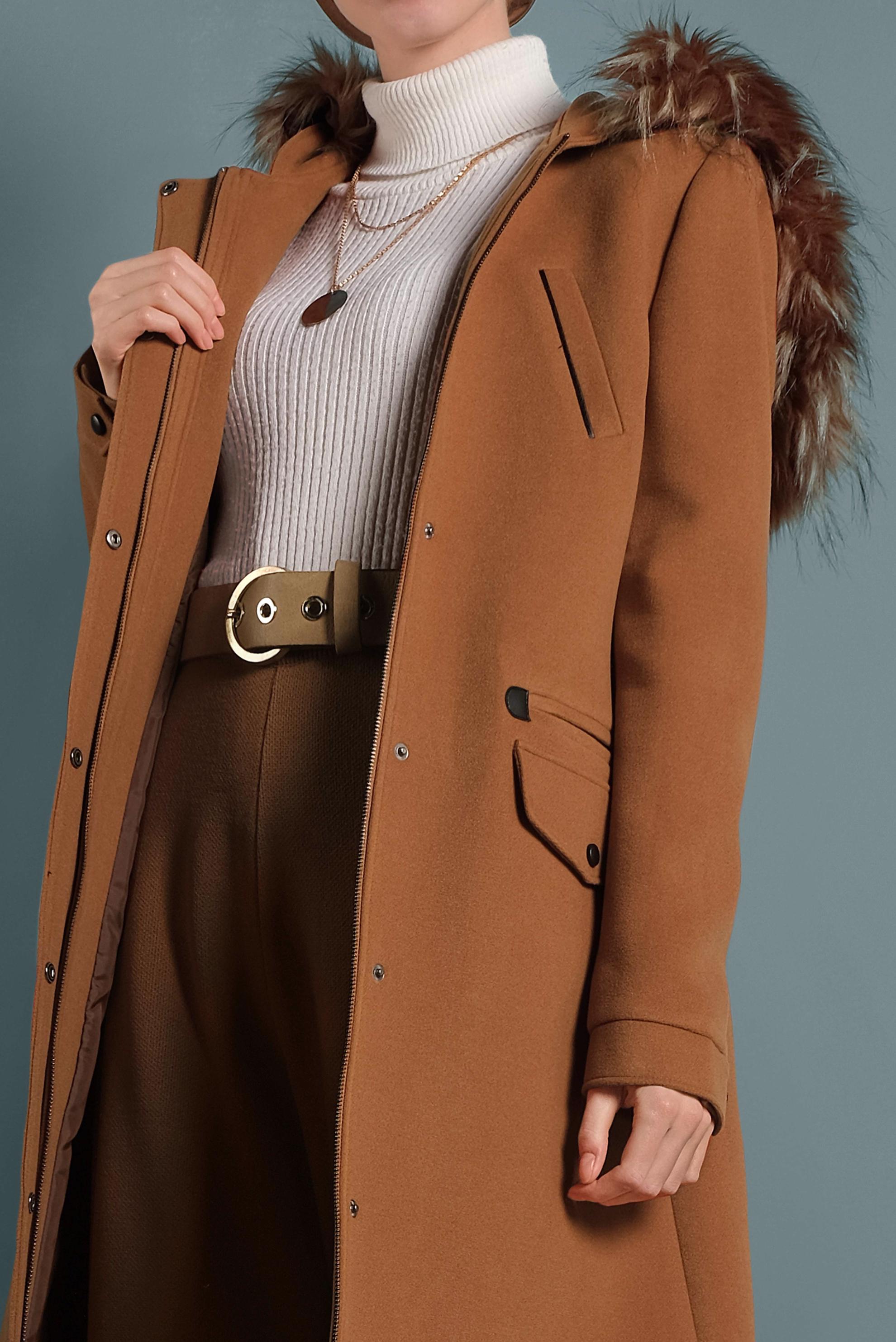 Tesettür giyim TABA KAPÜŞONU KÜRKLÜ CEPLİ KABAN 90033