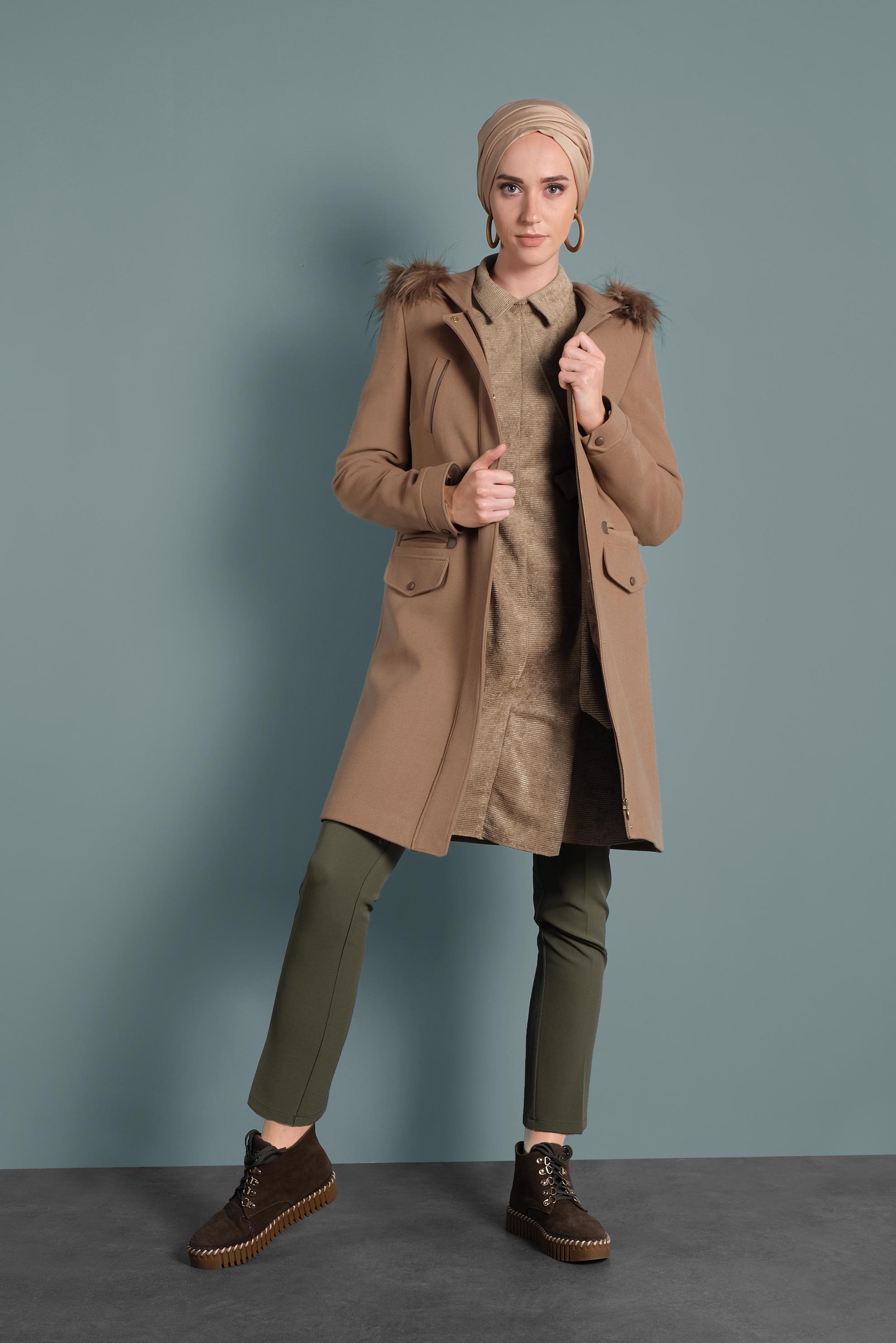 Tesettür giyim TABA KAPÜŞONU KÜRKLÜ CEPLİ KABAN 90033