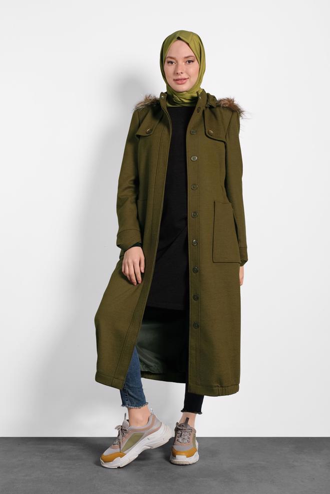 Tesettür giyim HAKİ KAPÜŞONU KÜRKLÜ KABAN 90041 - ALVİNA