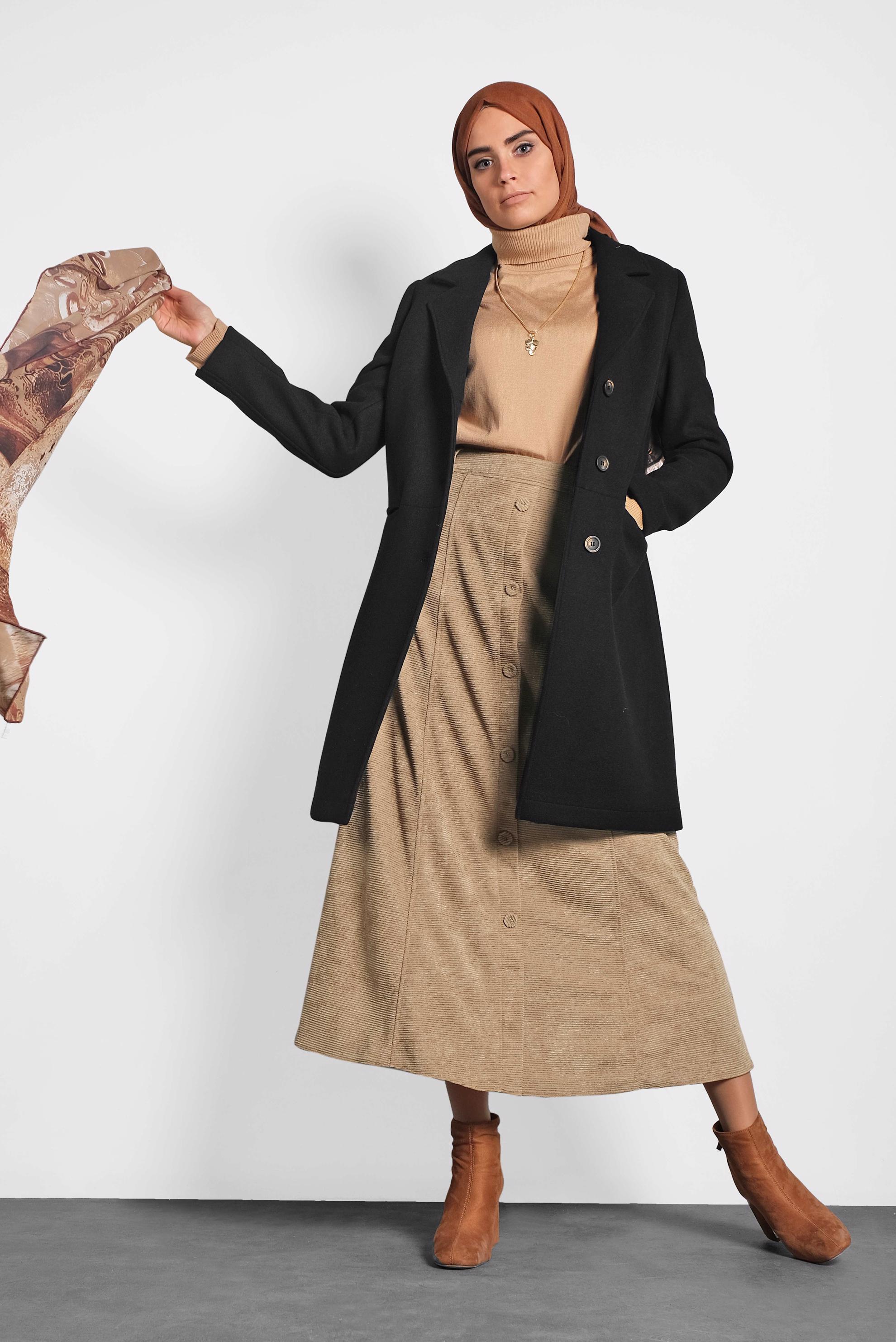 Tesettür giyim SİYAH KRUVAZE YAKA DÜĞME DETAYLI KAŞE KABAN 90042