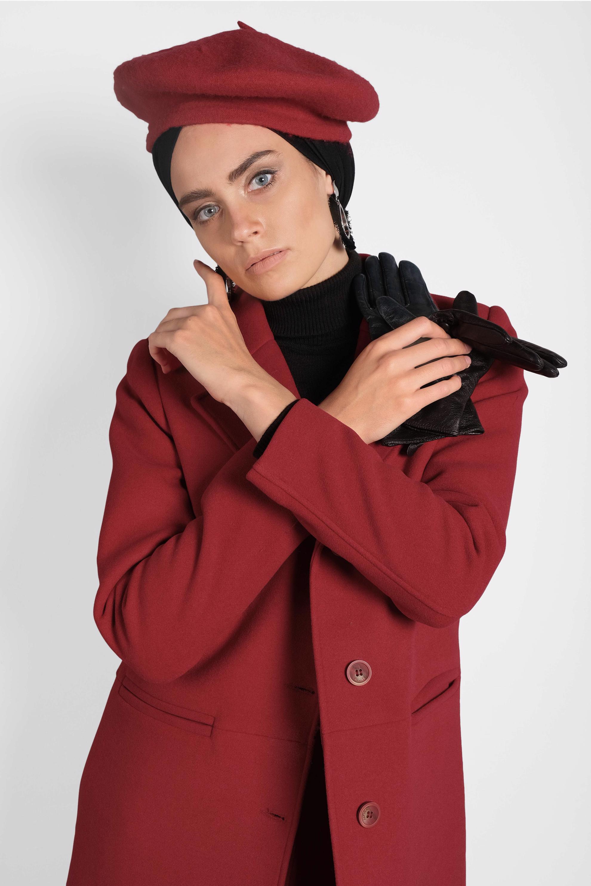 Tesettür giyim KIRMIZI KRUVAZE YAKA DÜĞME DETAYLI KAŞE KABAN 90042