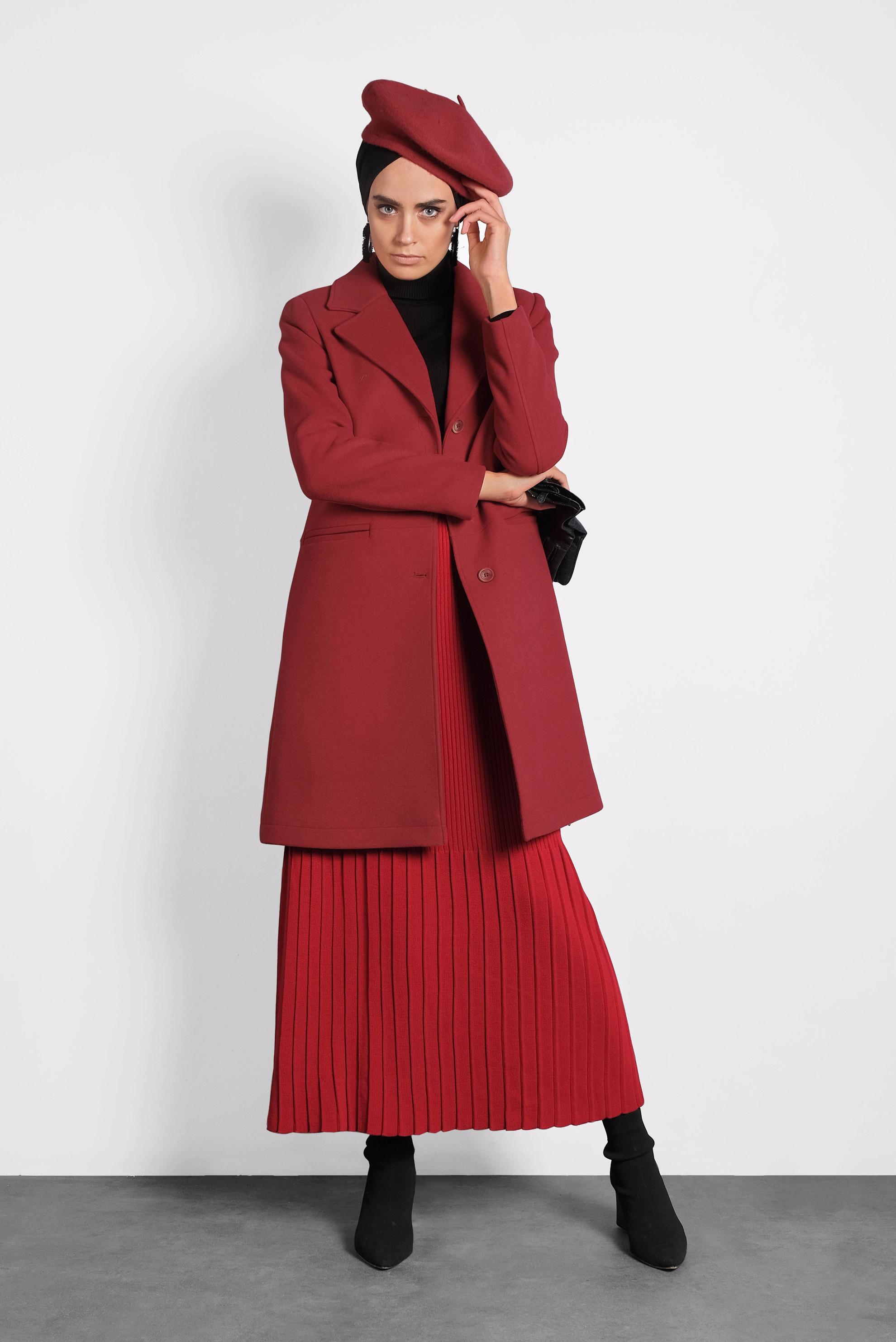 Tesettür giyim KIRMIZI KRUVAZE YAKA DÜĞME DETAYLI KAŞE KABAN 90042