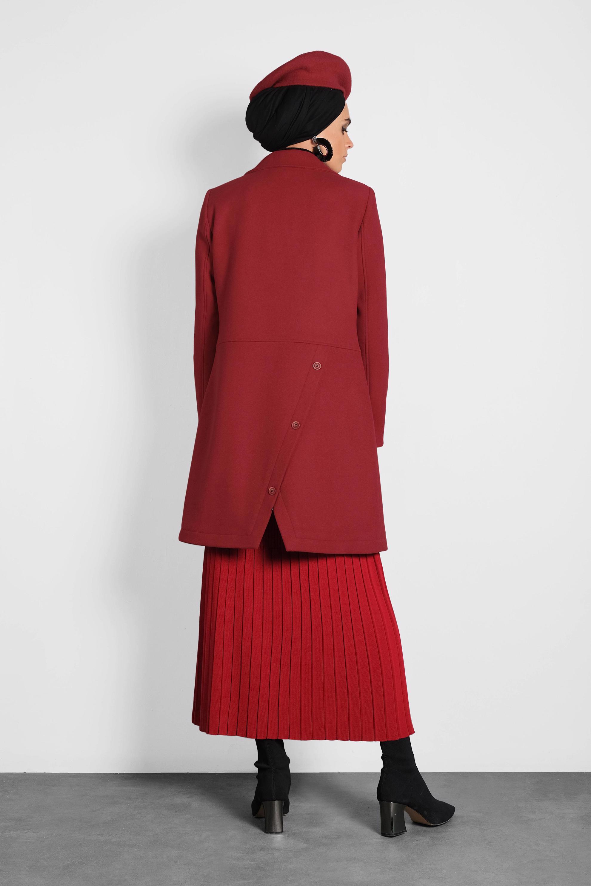 Tesettür giyim KIRMIZI KRUVAZE YAKA DÜĞME DETAYLI KAŞE KABAN 90042