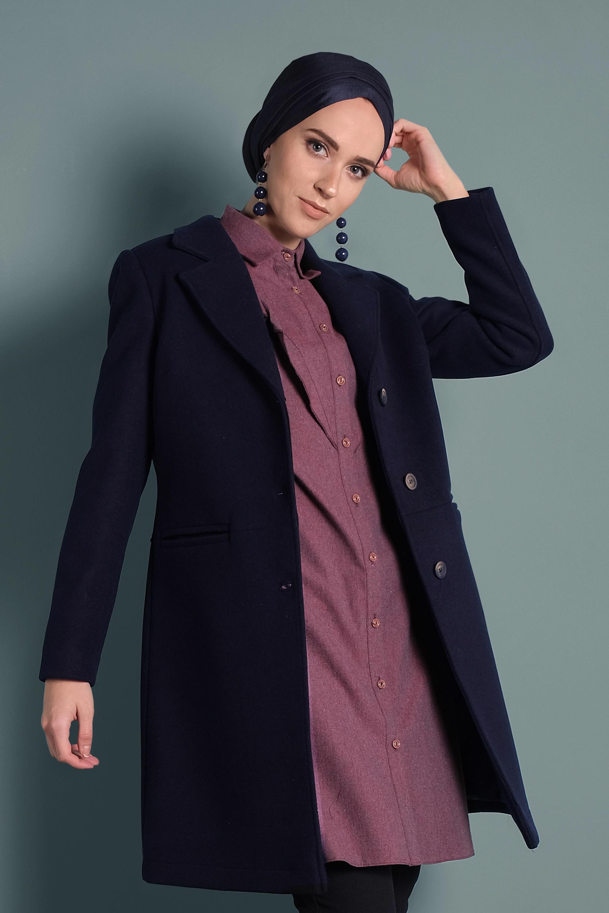 Tesettür giyim LACİVERT KRUVAZE YAKA DÜĞME DETAYLI KAŞE KABAN 90042