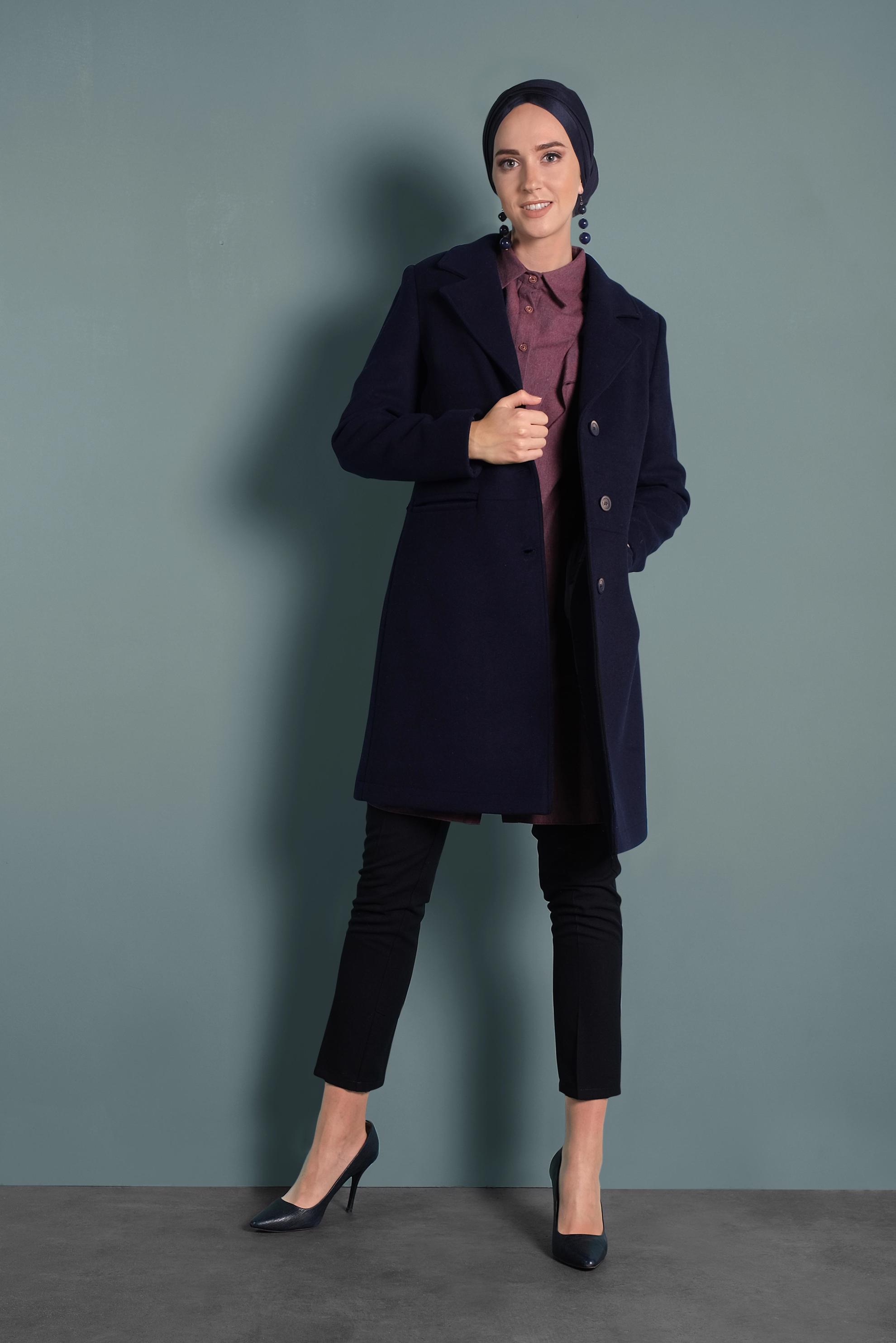 Tesettür giyim LACİVERT KRUVAZE YAKA DÜĞME DETAYLI KAŞE KABAN 90042