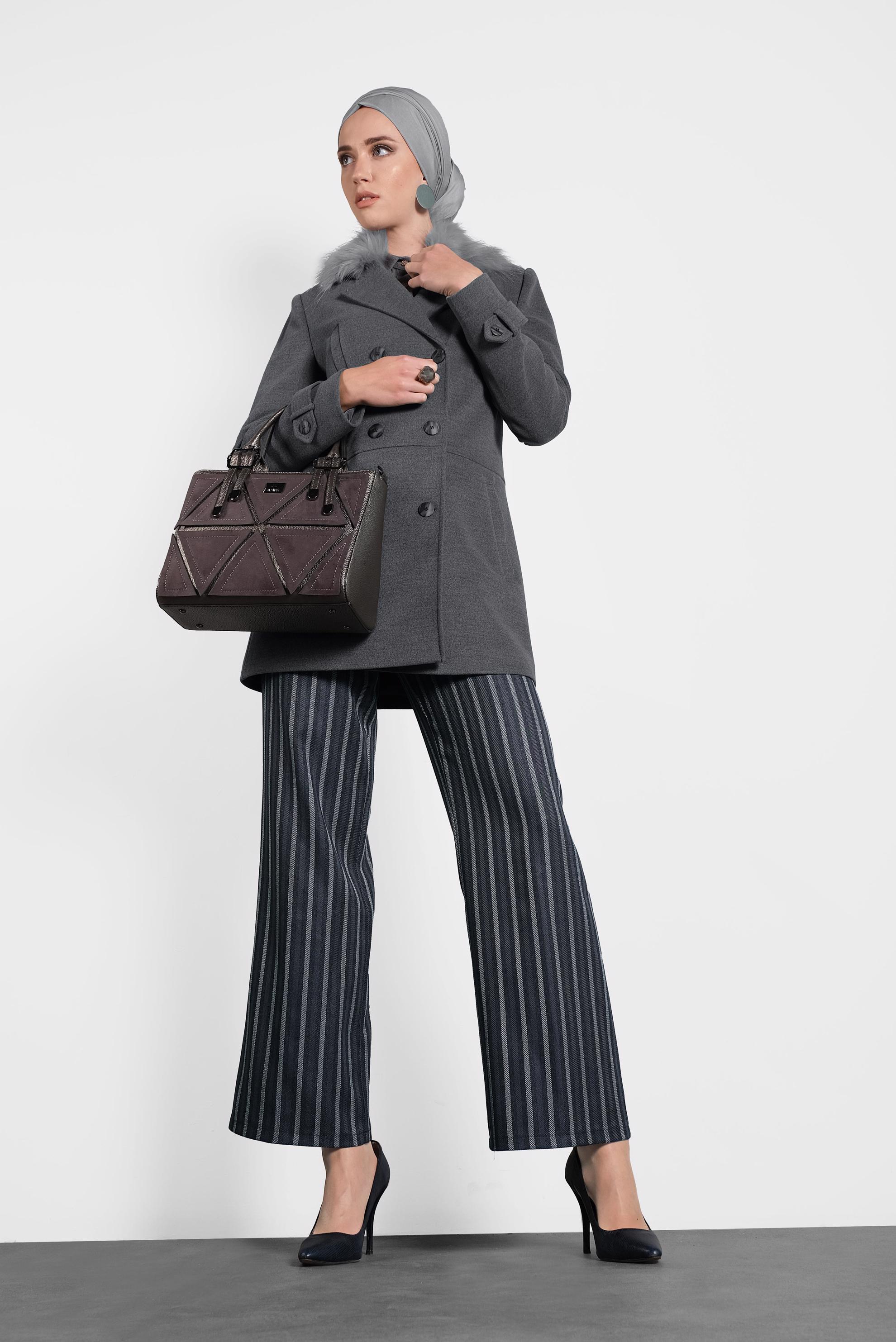 Tesettür giyim GRİ YAKASI KÜRKLÜ KABAN 90043 