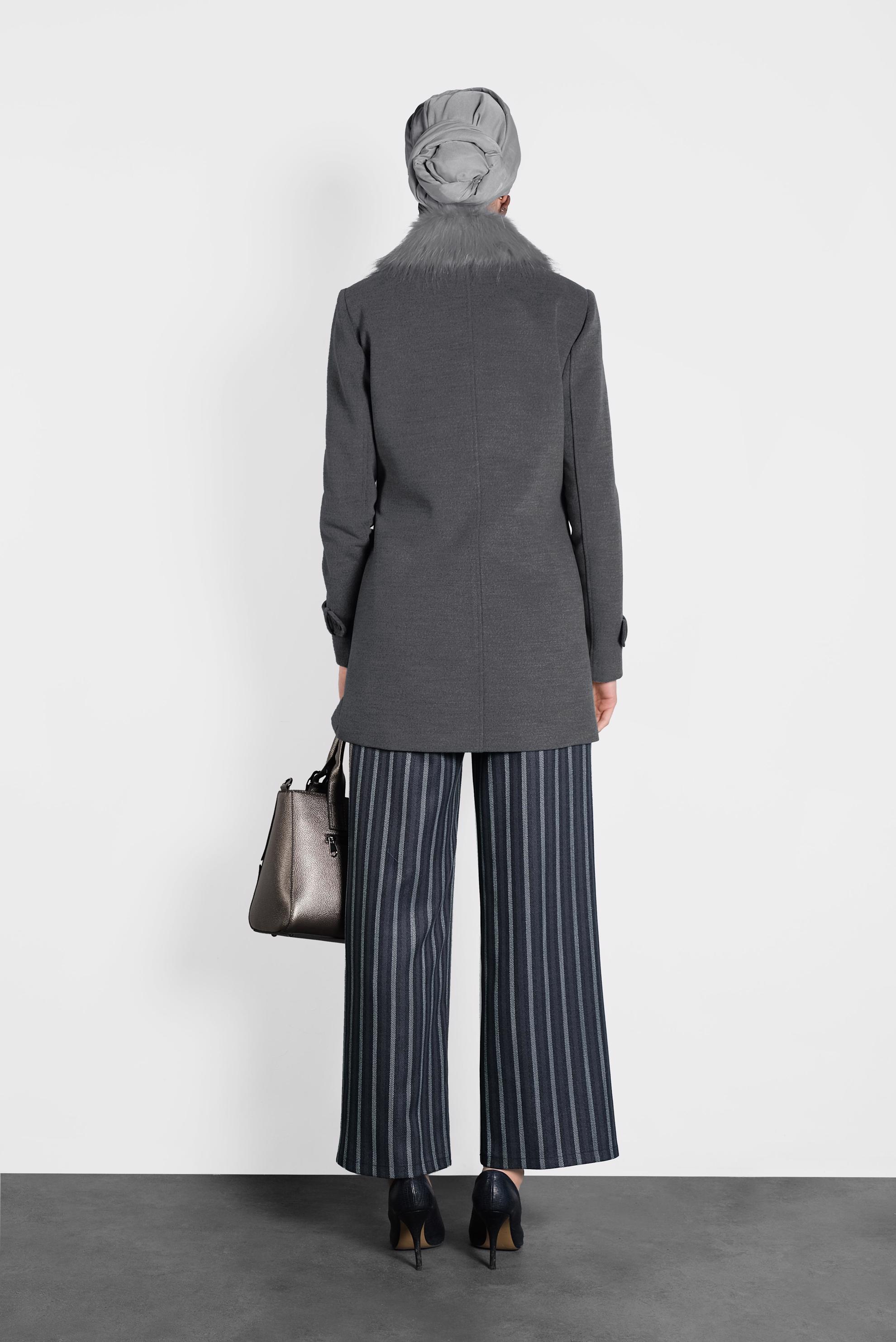 Tesettür giyim GRİ YAKASI KÜRKLÜ KABAN 90043 