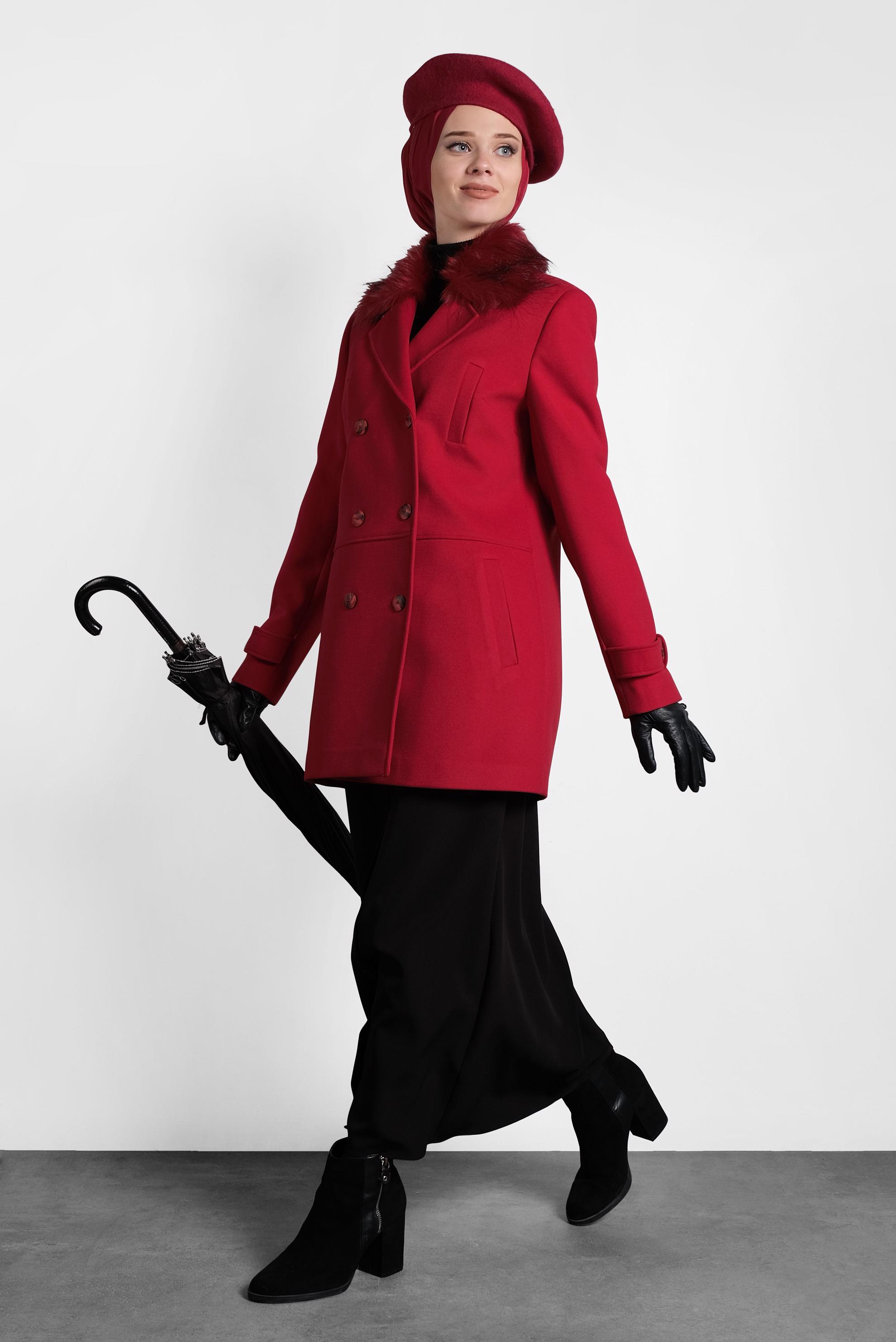 Tesettür giyim KIRMIZI YAKASI KÜRKLÜ KABAN 90043 