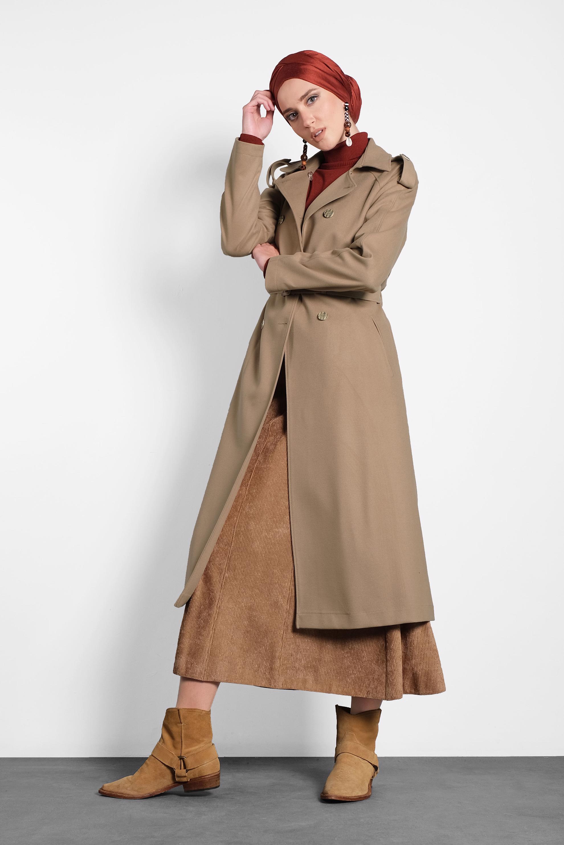 Tesettür giyim BEJ KEMERLİ KRUVAZE KABAN 90044