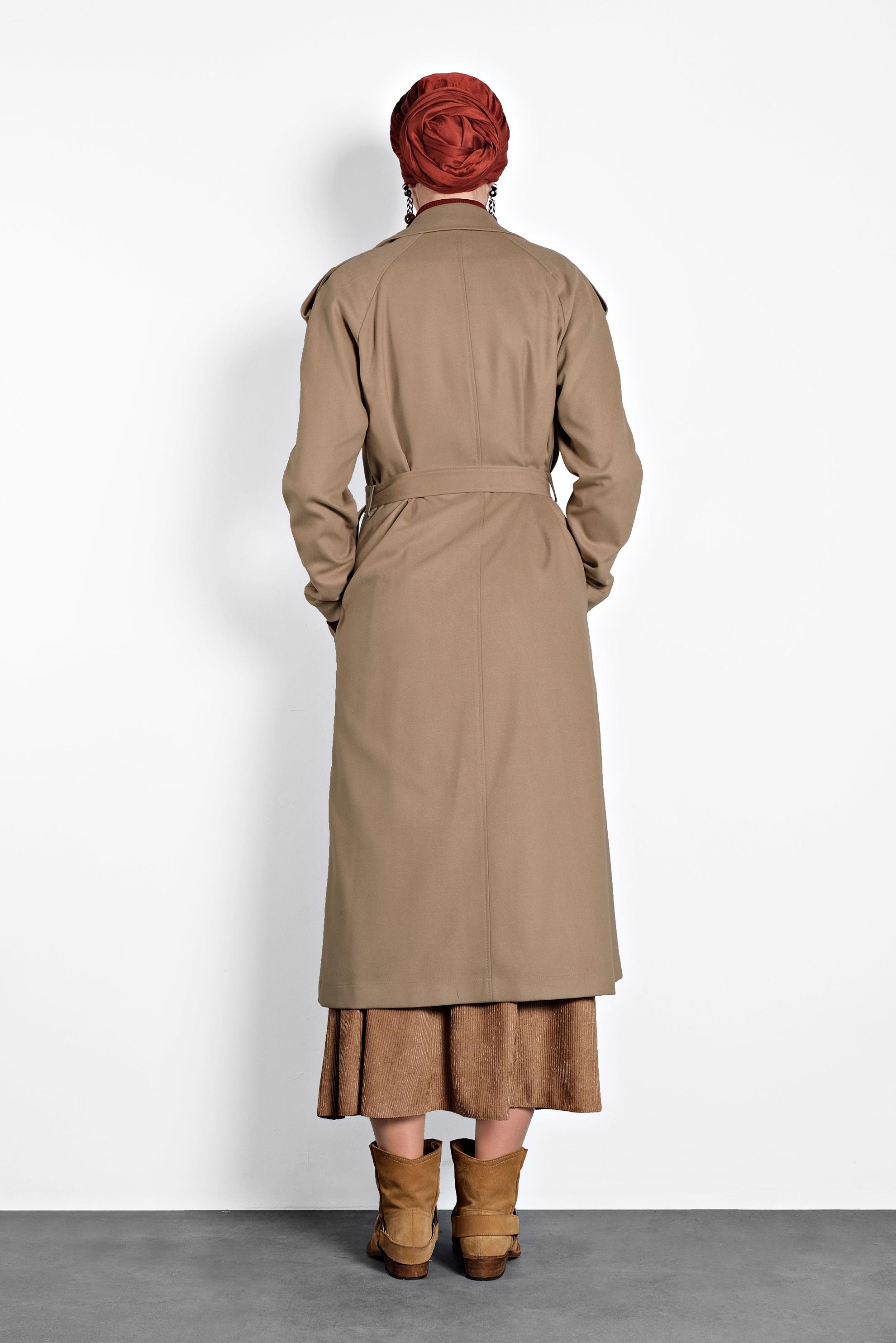 Tesettür giyim BEJ KEMERLİ KRUVAZE KABAN 90044