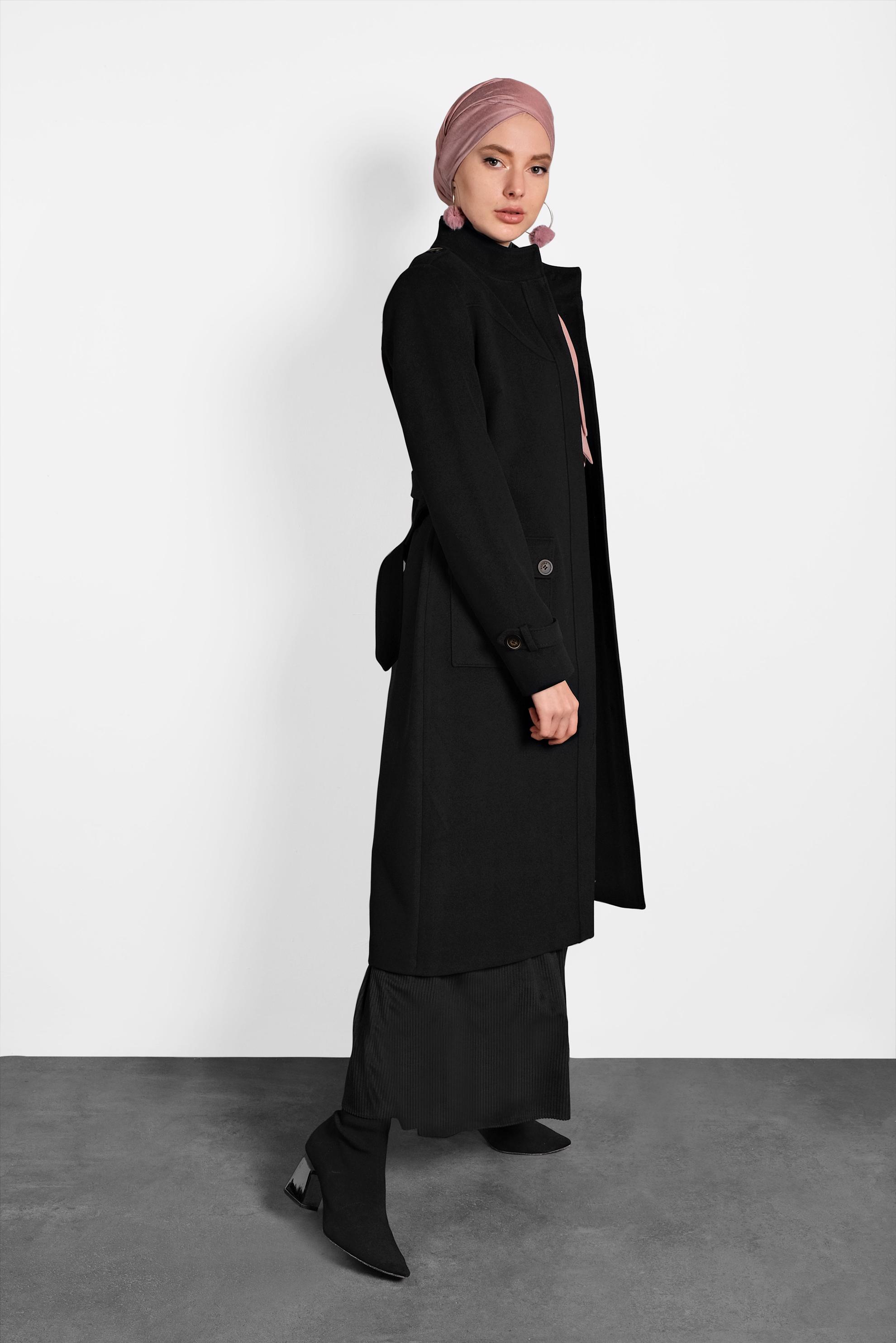 Tesettür giyim SİYAH KEMERLİ DÜĞMELİ KABAN 90045