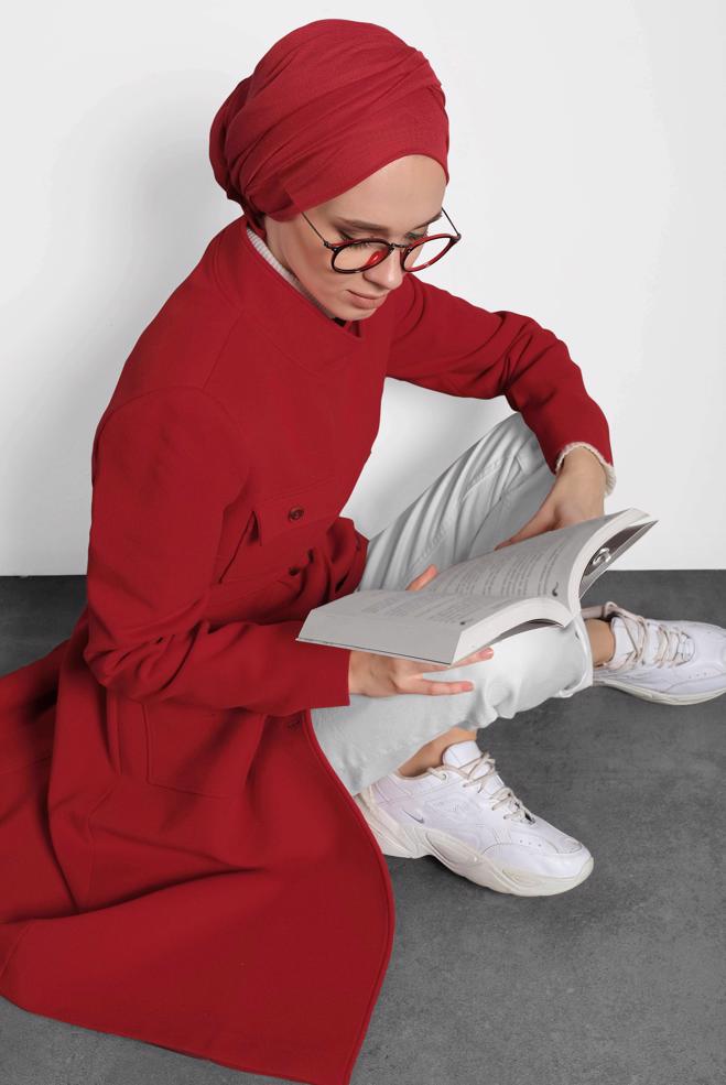 Tesettür giyim KIRMIZI DÜĞMELİ KEMERLİ KAŞE KABAN  90046  - ALVİNA