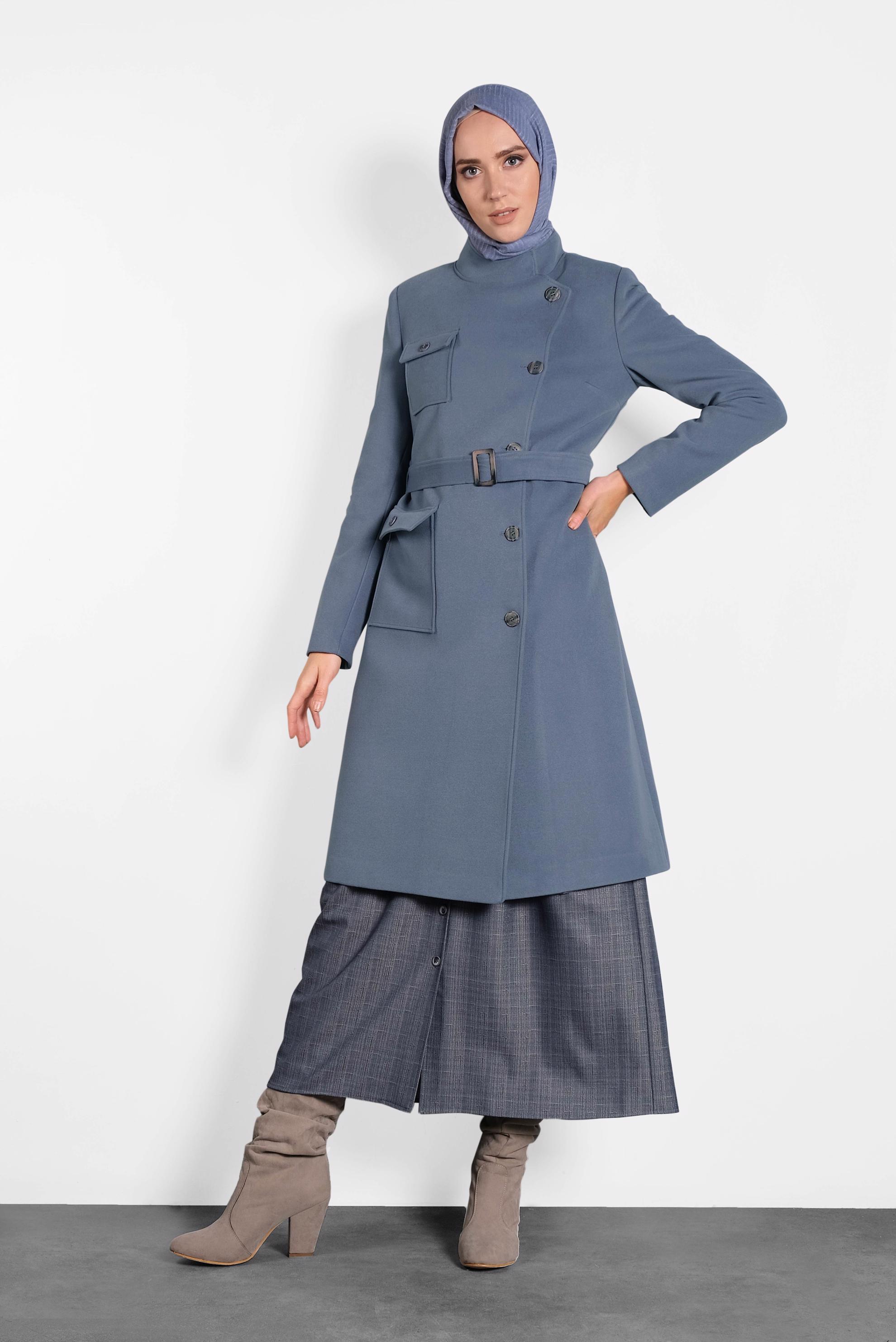 Tesettür giyim MAVİ DÜĞMELİ KEMERLİ KAŞE KABAN  90046 