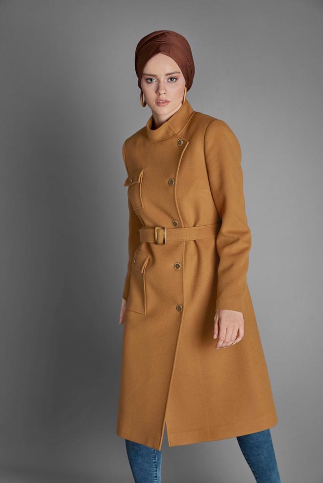 Tesettür giyim SARI DÜĞMELİ KEMERLİ KAŞE KABAN  90046  - ALVİNA