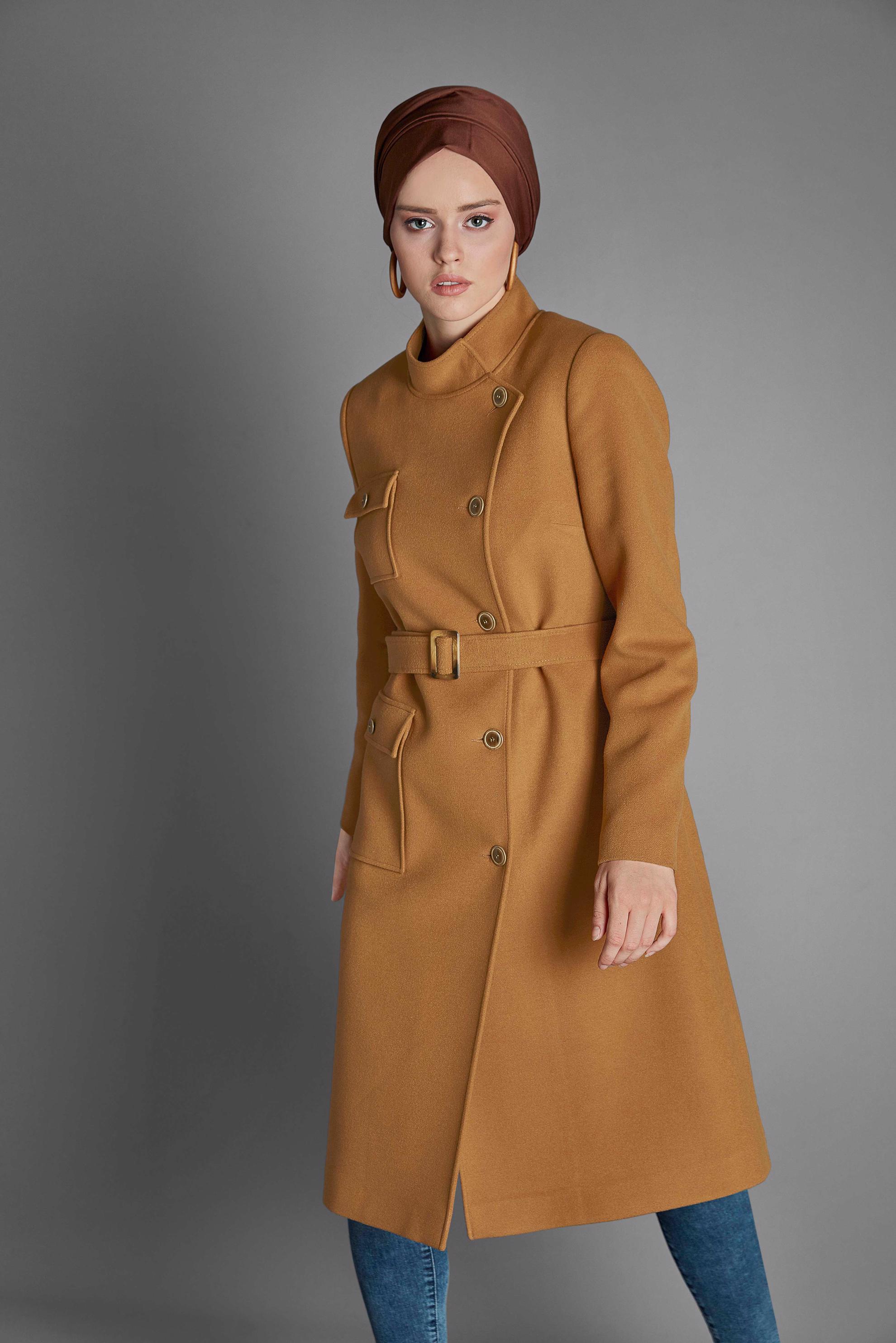 Tesettür giyim SARI DÜĞMELİ KEMERLİ KAŞE KABAN  90046 