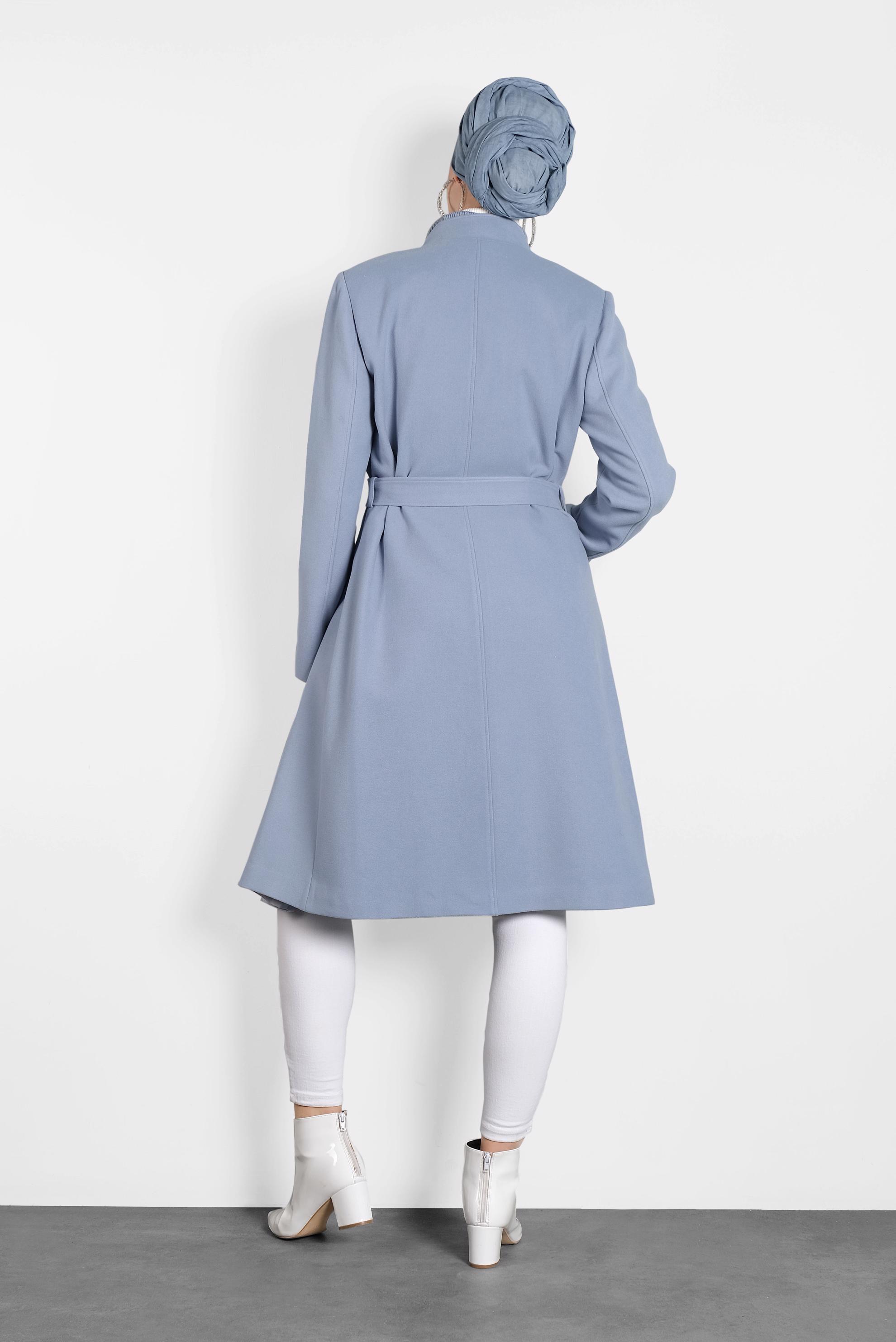 Tesettür giyim MAVİ DÜĞMELİ KEMERLİ KAŞE KABAN  90046 