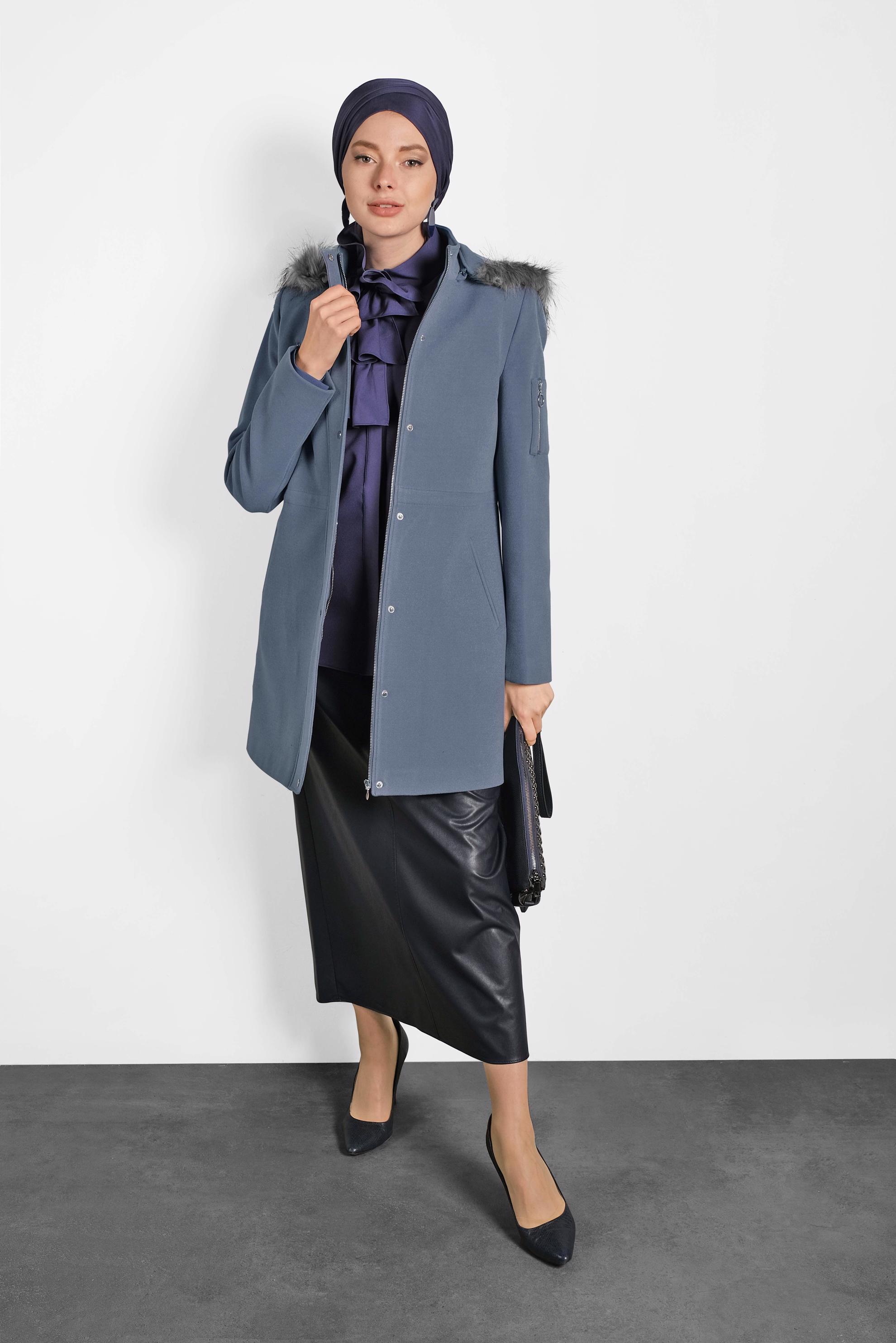 Tesettür giyim MAVİ FERMUAR DETAYLI KAPÜŞONLU KABAN 90050