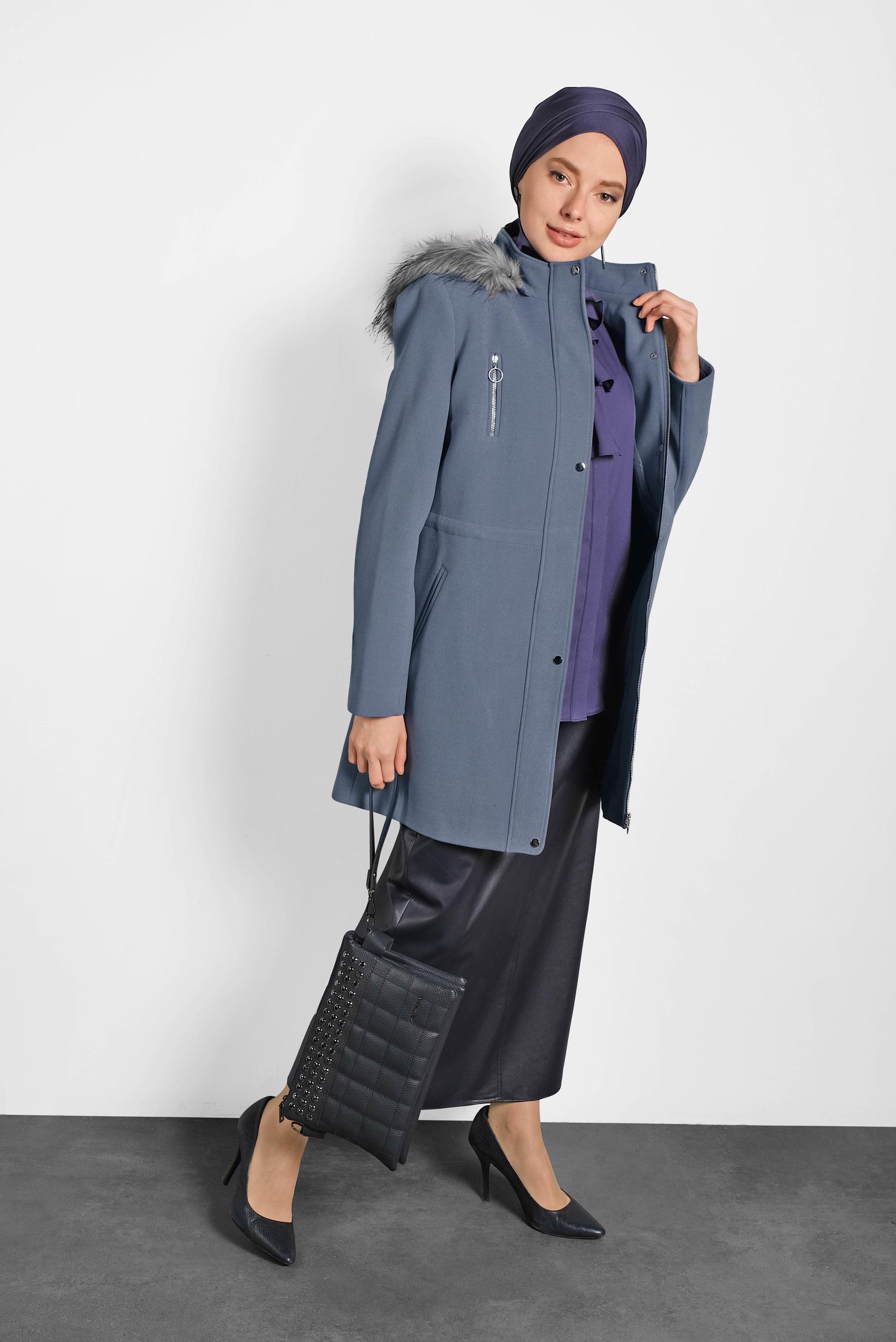 Tesettür giyim MAVİ FERMUAR DETAYLI KAPÜŞONLU KABAN 90050