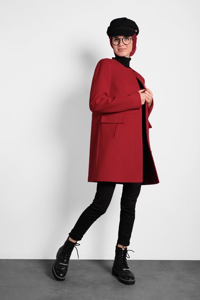 Tesettür giyim KIRMIZI BİSİKLET YAKA DÜĞMELİ KABAN 90051  - ALVİNA