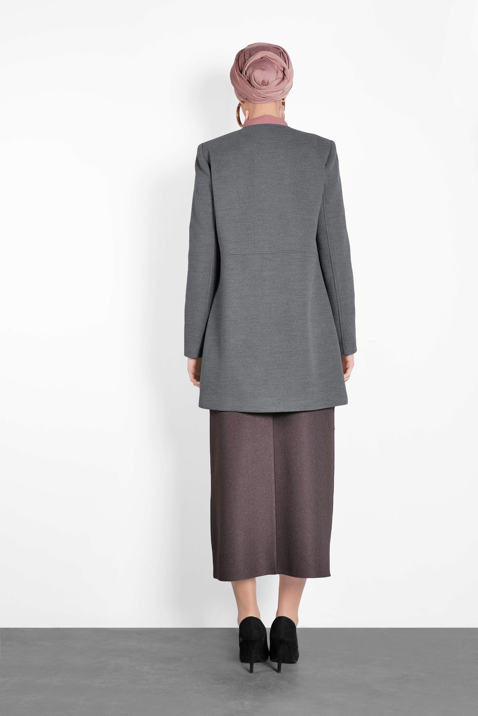 Tesettür giyim GRİ BİSİKLET YAKA DÜĞMELİ KABAN 90051 