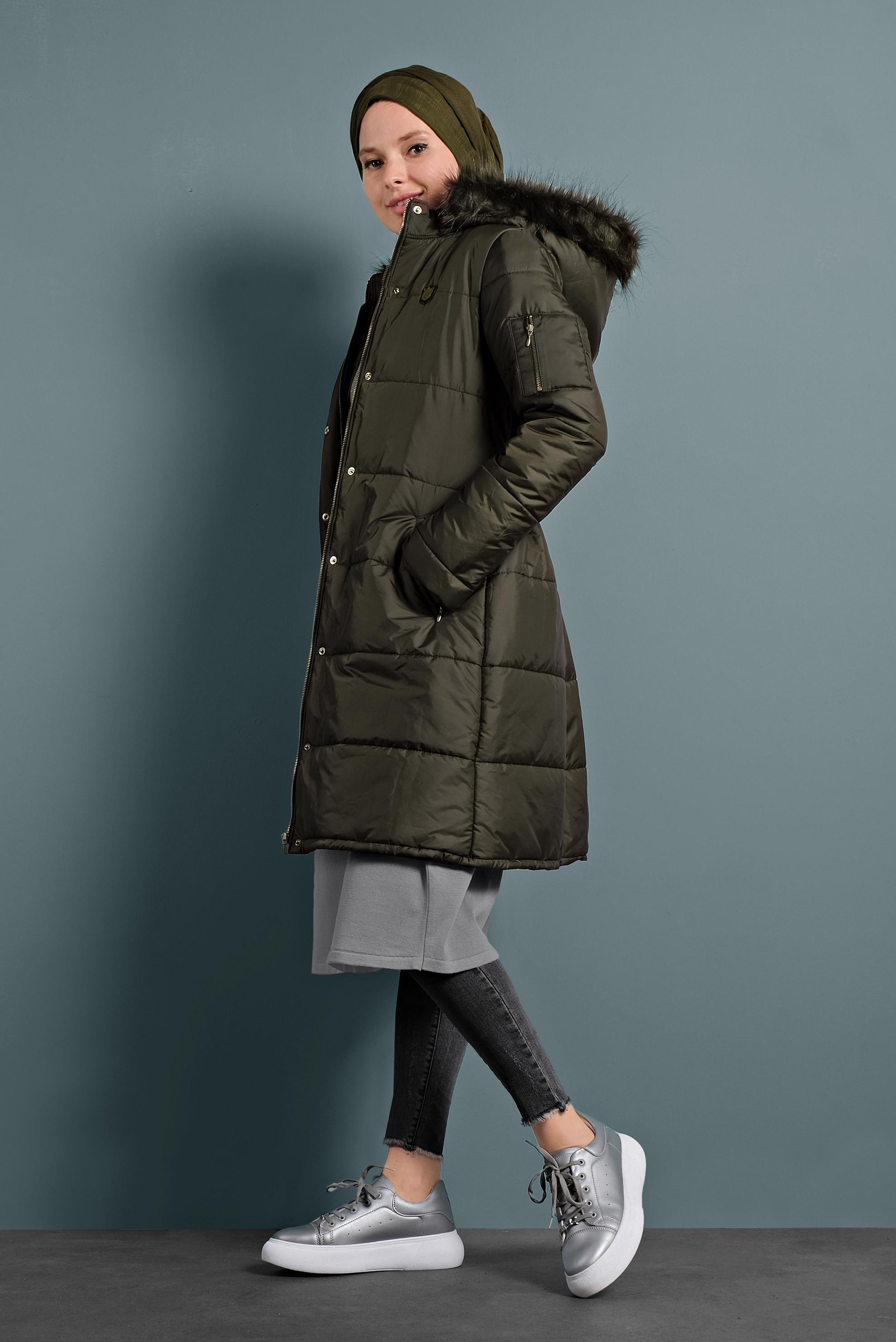 Tesettür giyim HAKİ KAPÜŞONLU ŞİŞME KABAN 90054 